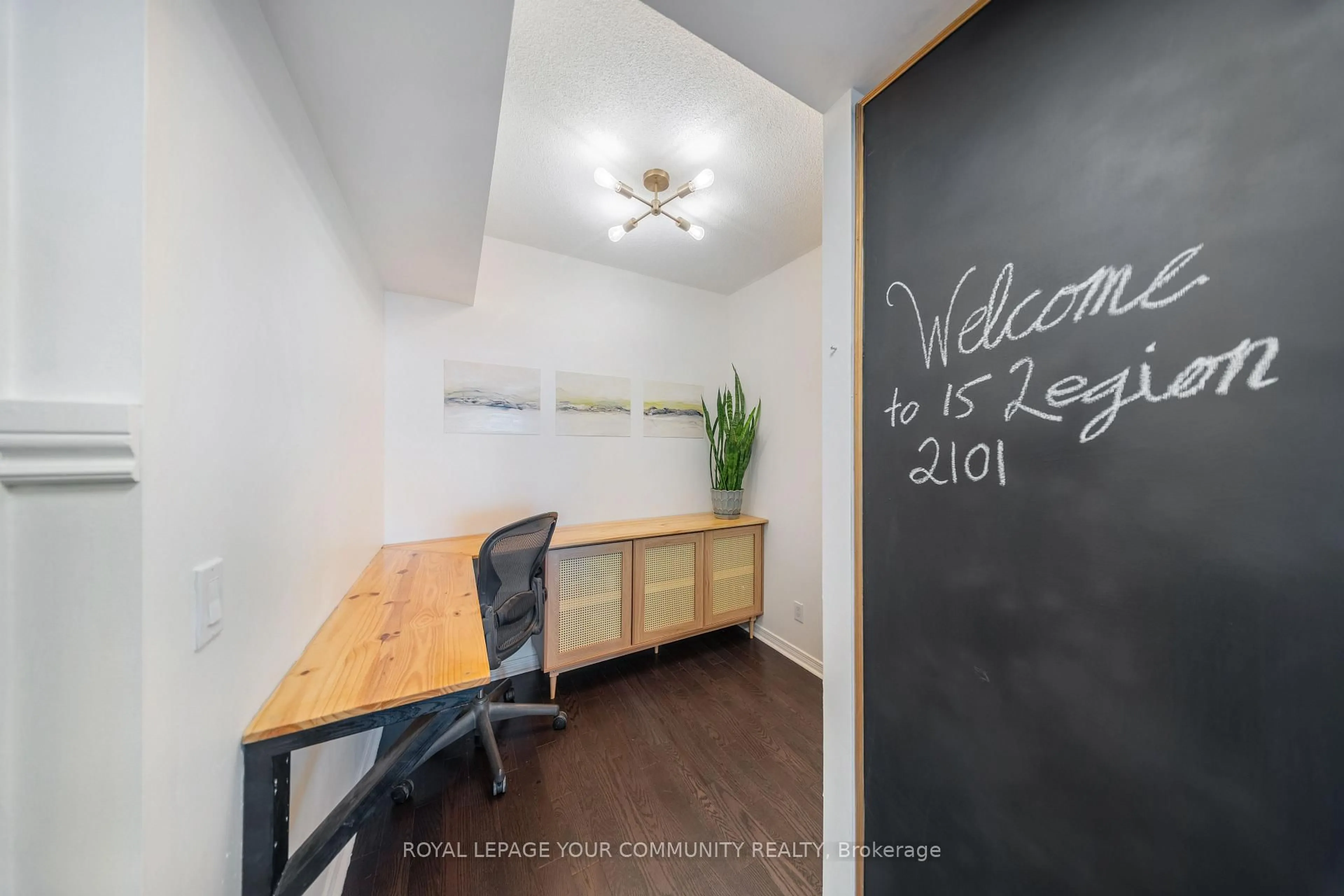 Indoor entryway for 15 Legion Rd #2101, Toronto Ontario M8V 0A9
