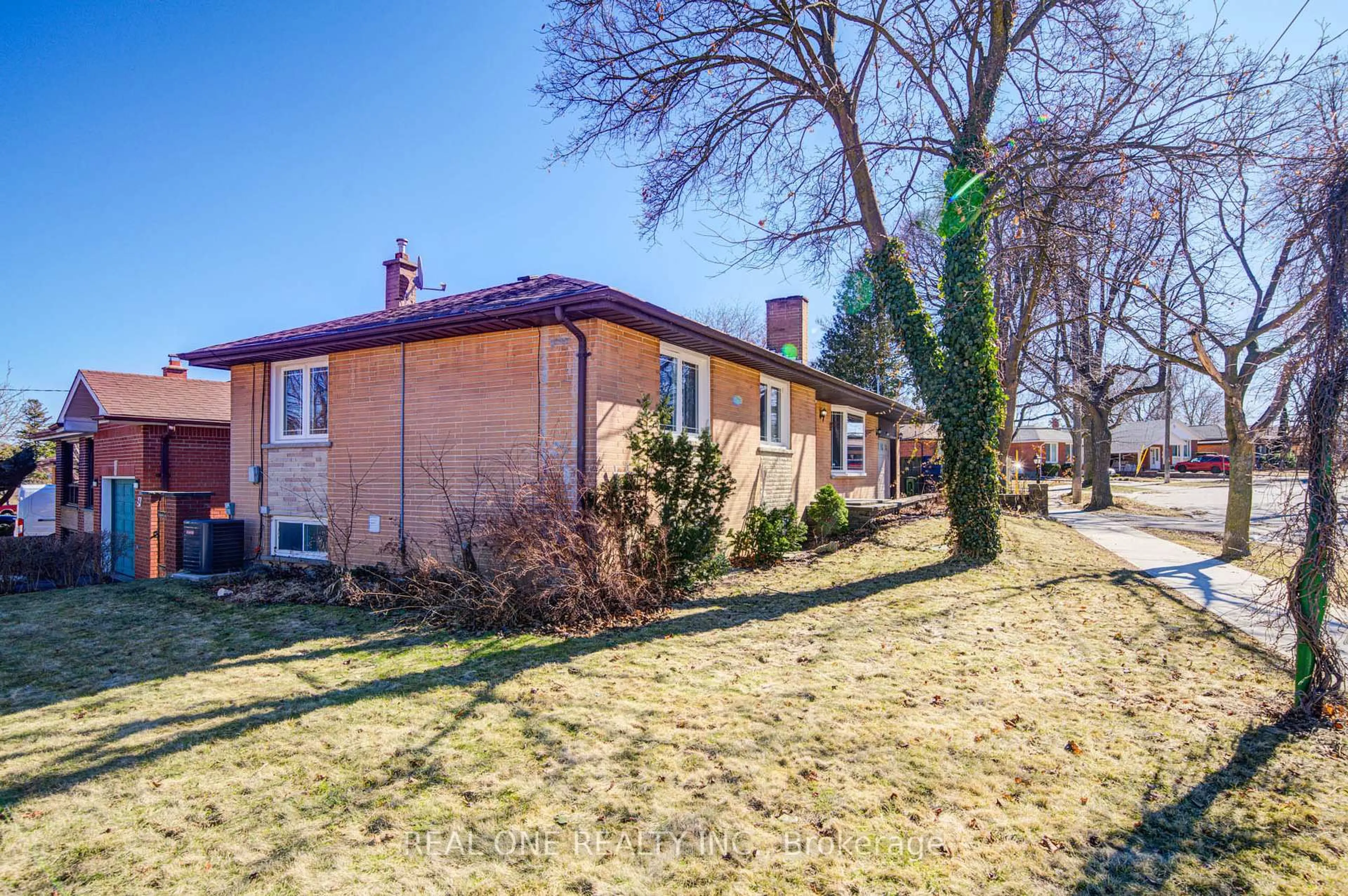Unknown for 1 Barwell Cres, Toronto Ontario M9W 2W4