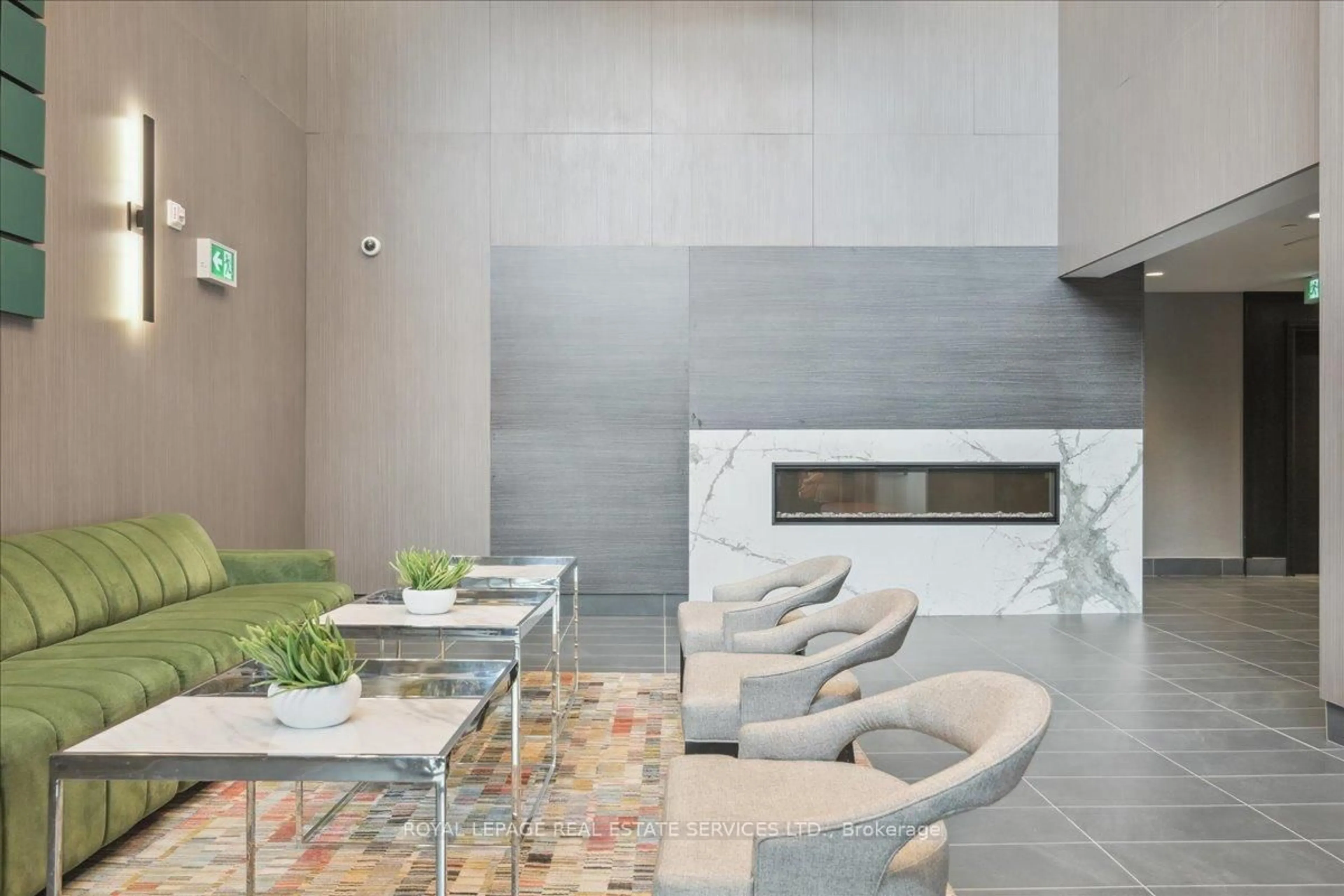 Unknown for 95 DUNDAS St #125, Oakville Ontario L6M 5N4