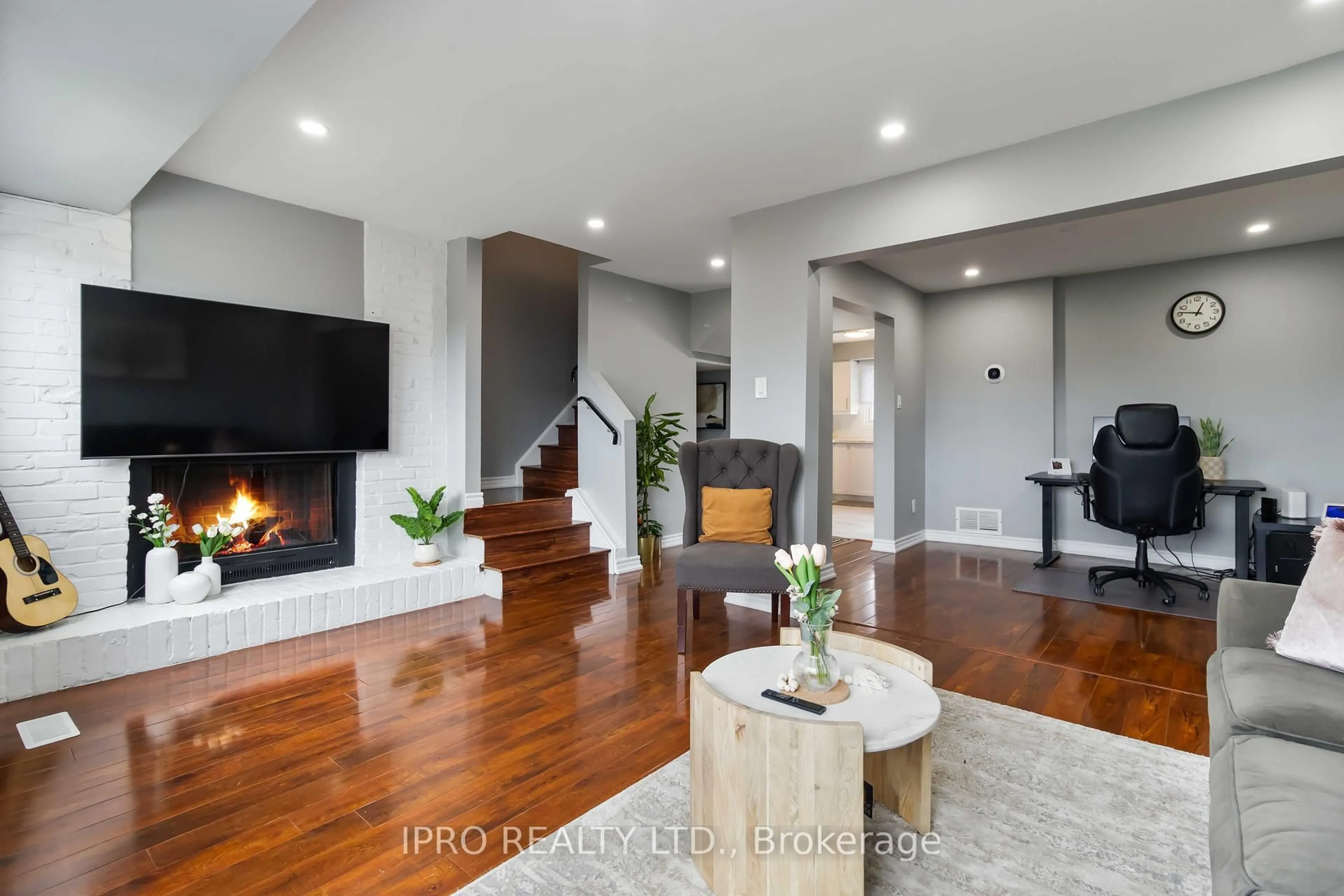 Unknown for 3345 Silverado Dr #64, Mississauga Ontario L5A 3Y8