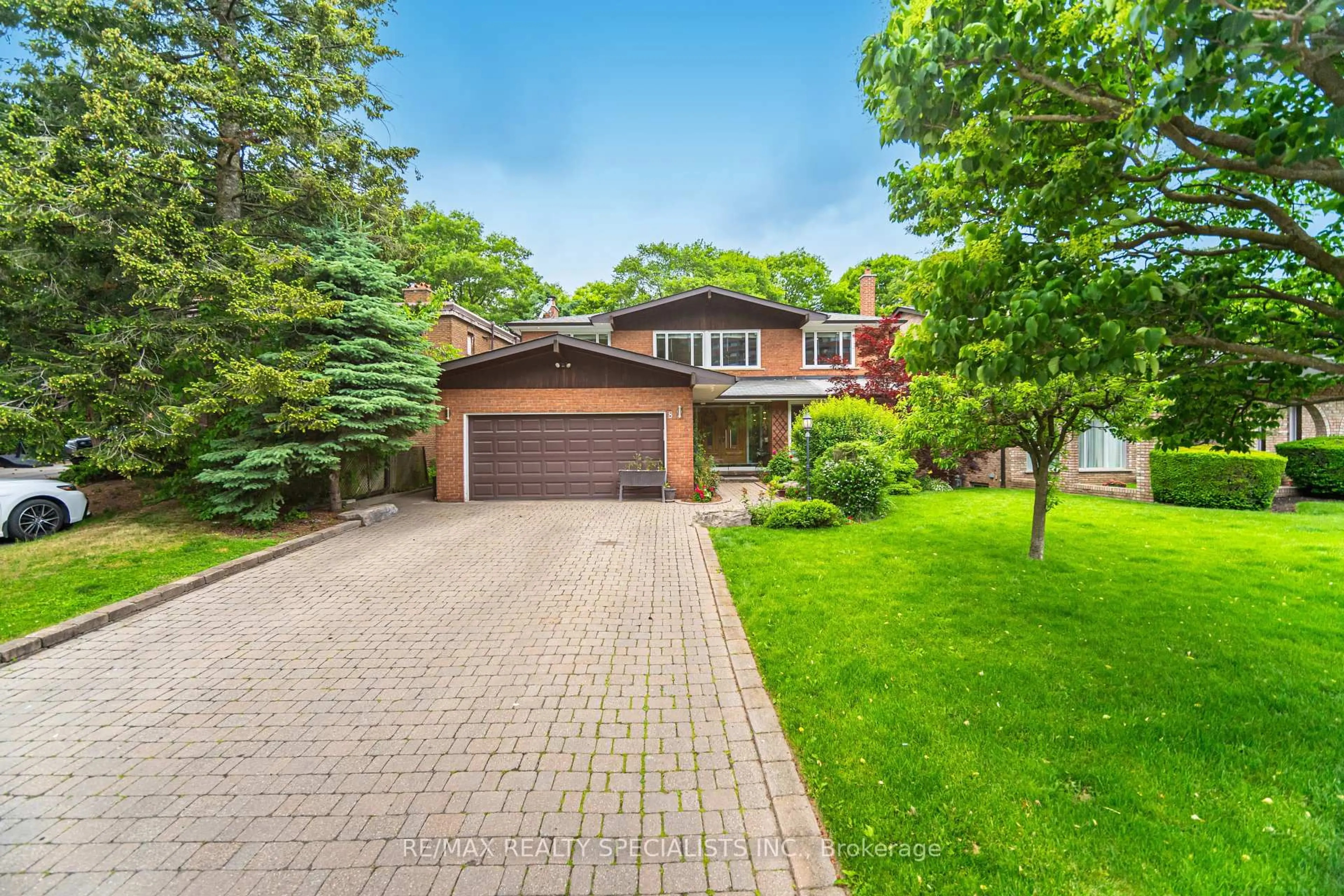 Home with brick exterior material, street for 8 Strath Humber Crt, Toronto Ontario M9A 4C7
