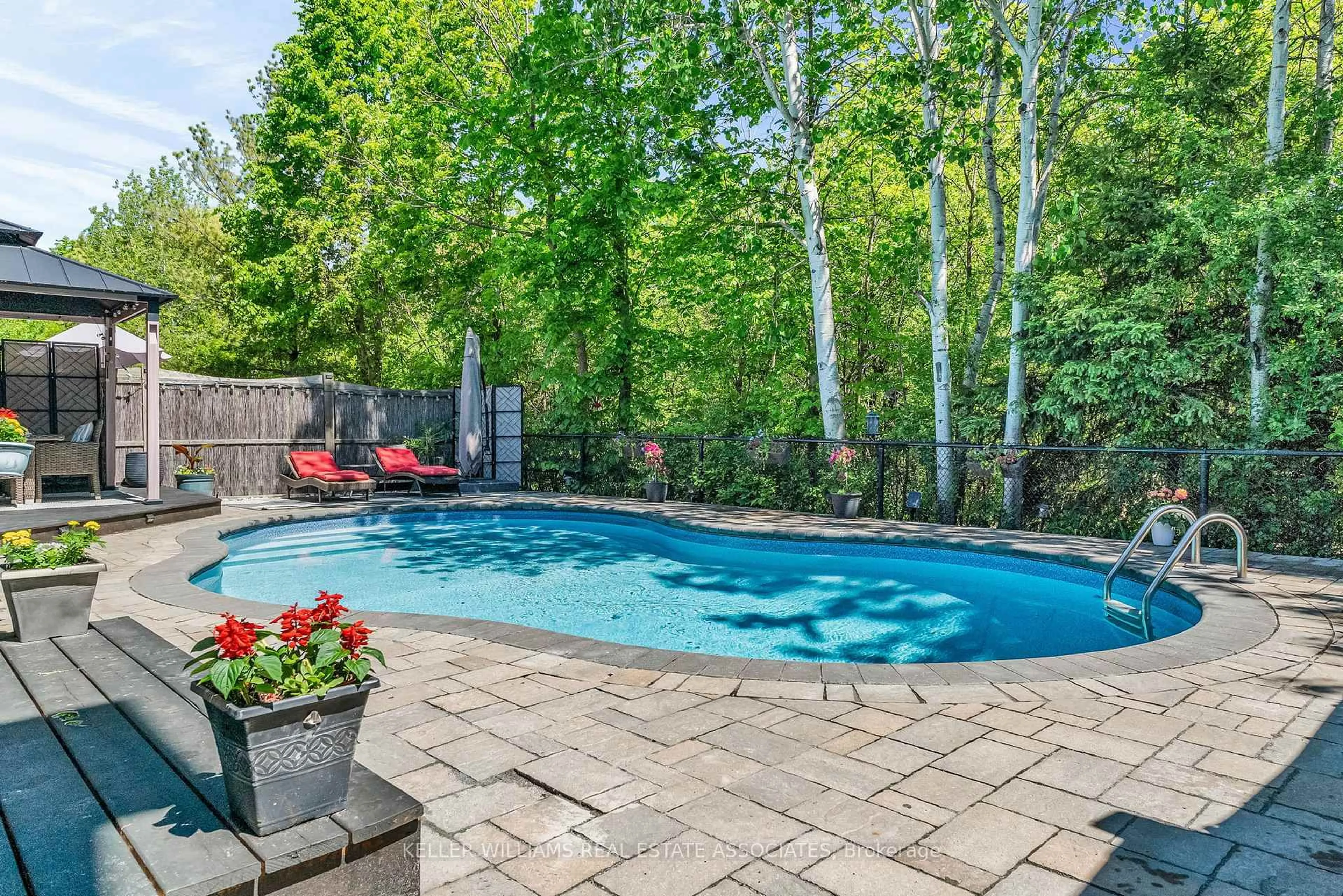 Pool for 273 Duskywing Way, Oakville Ontario L6L 6X5