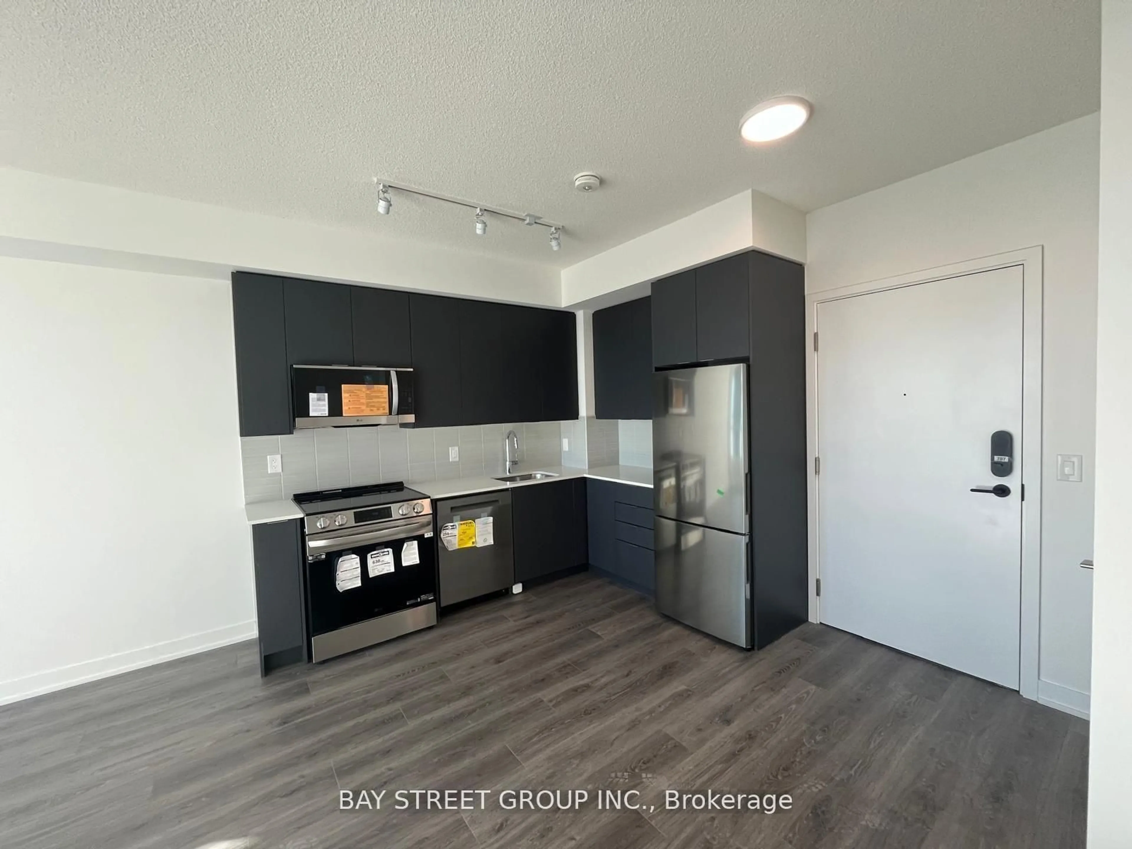 Standard kitchen, unknown for 225 Malta Ave #707, Brampton Ontario L6Y 6L6