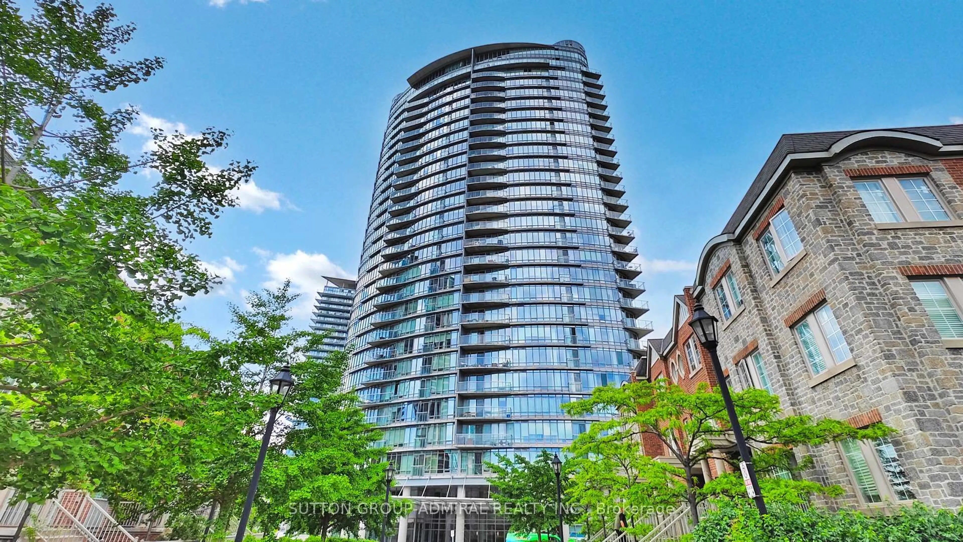 Indoor foyer for 15 Windermere Ave #903, Toronto Ontario M6S 5A2