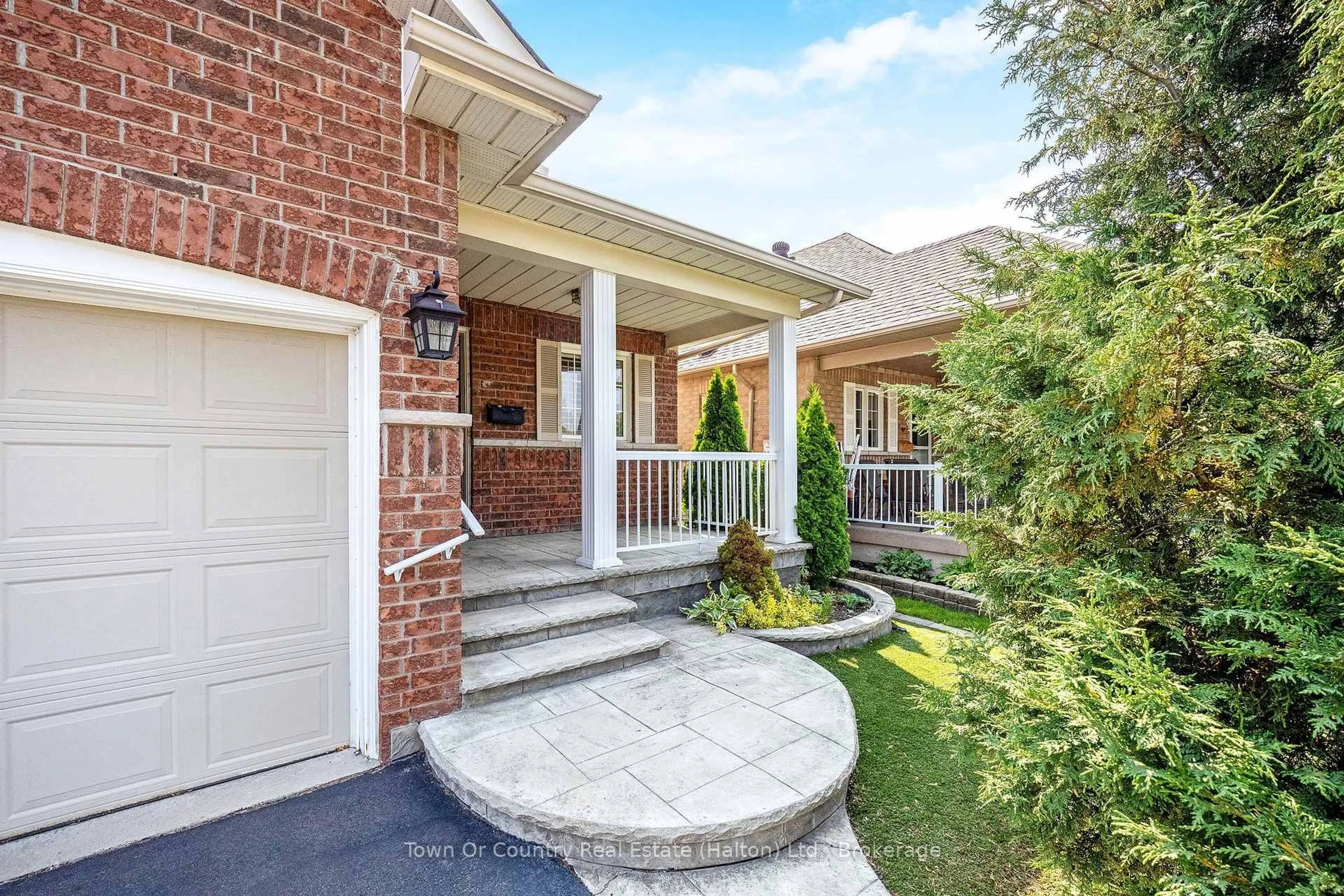 Home with brick exterior material, street for 330 Centennial Forest Dr, Milton Ontario L9T 5X3
