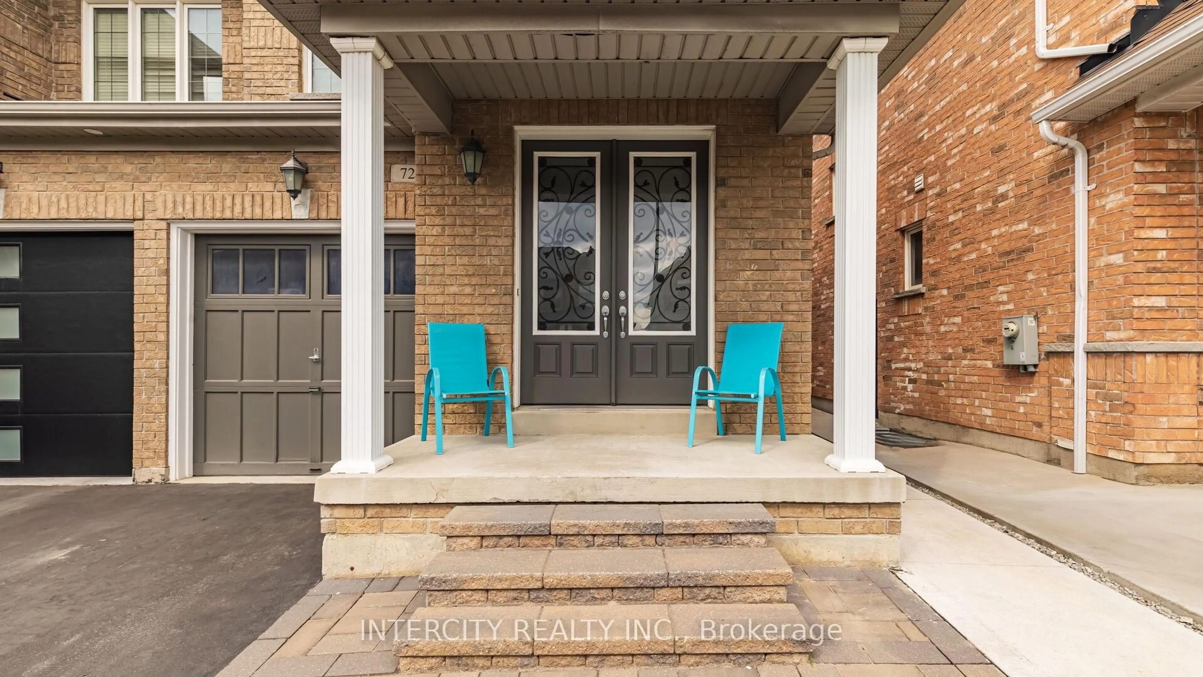 Unknown for 72 Campwood Cres, Brampton Ontario L6P 3S8