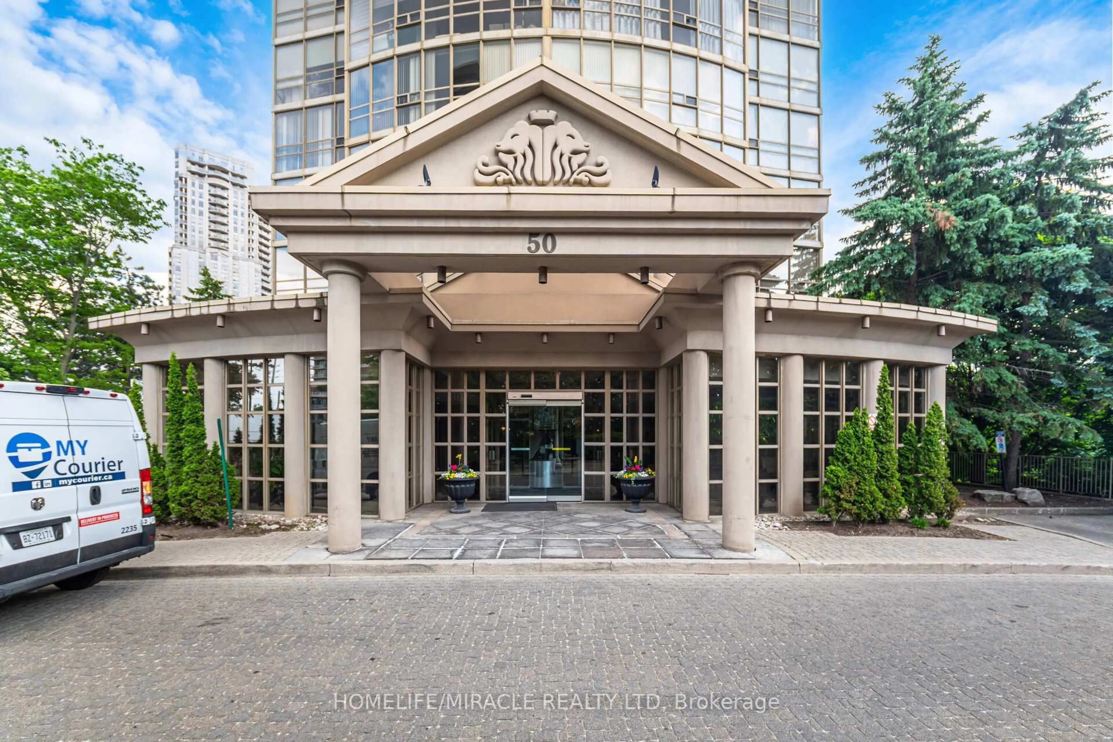 Indoor foyer for 50 Eglinton Ave #2107, Mississauga Ontario L5R 3P5