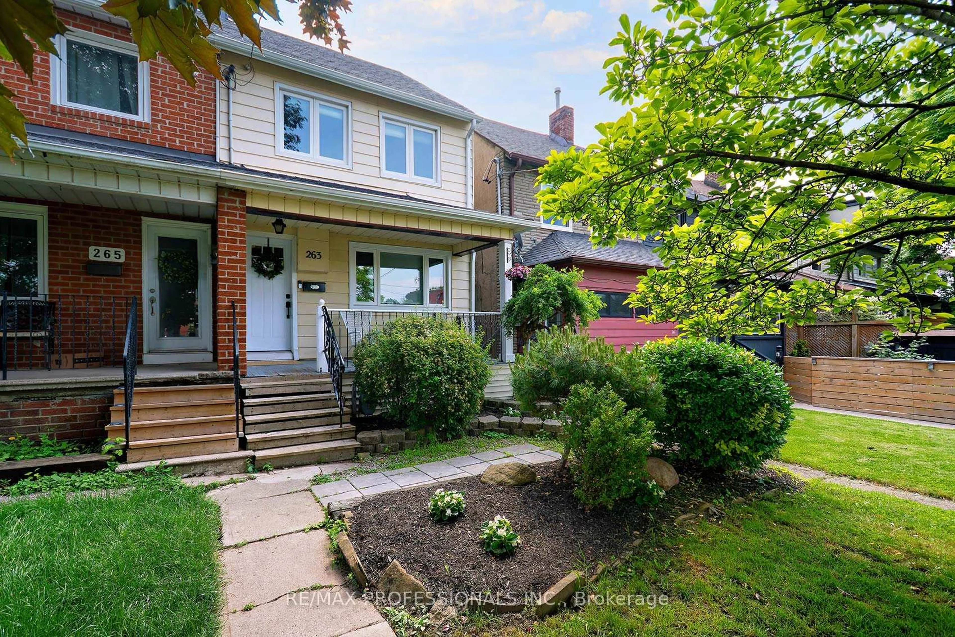 Home with brick exterior material, street for 263 Sixth St, Toronto Ontario M8V 3A8