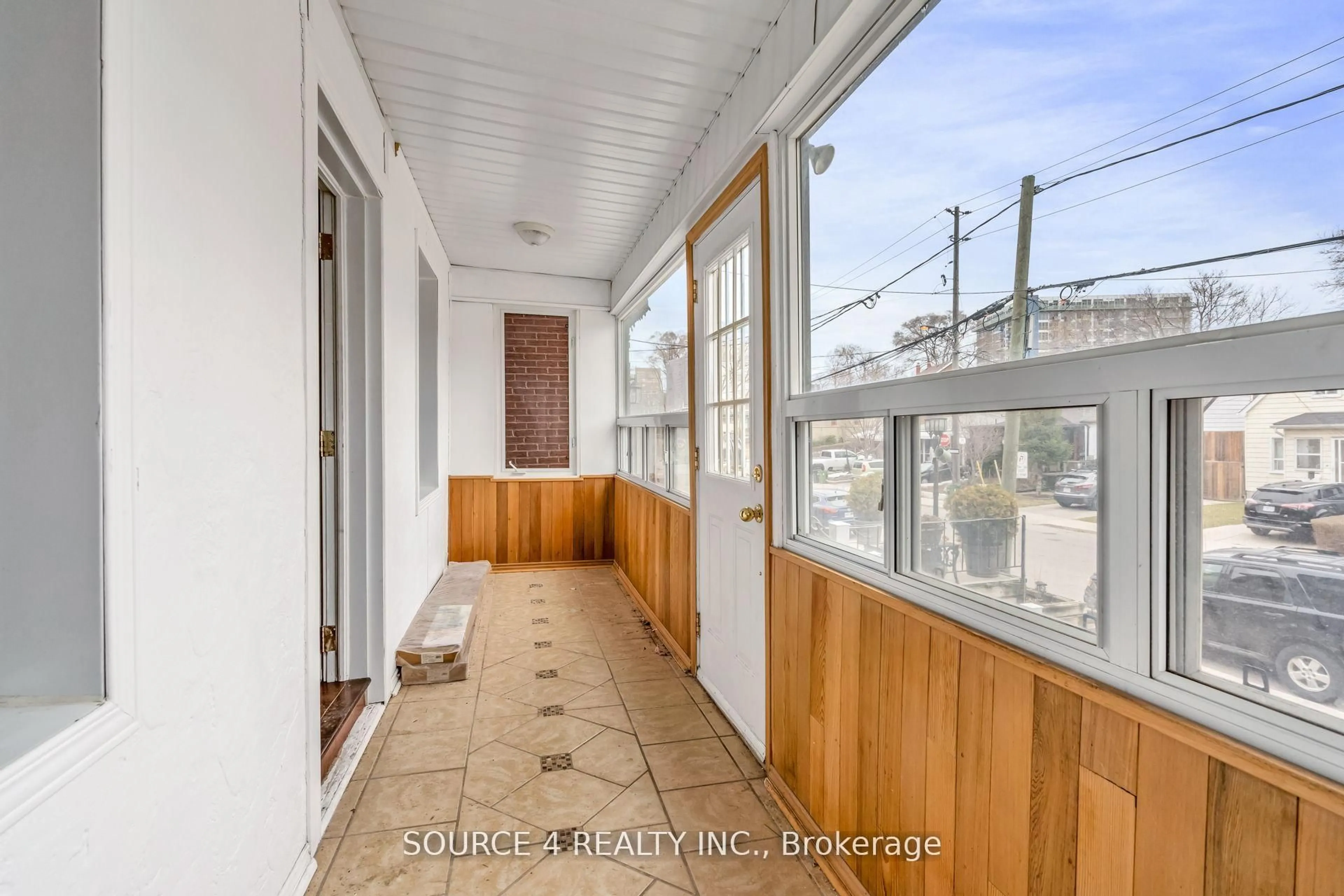 Indoor entryway for 29 Hillary Ave, Toronto Ontario M6N 2B9