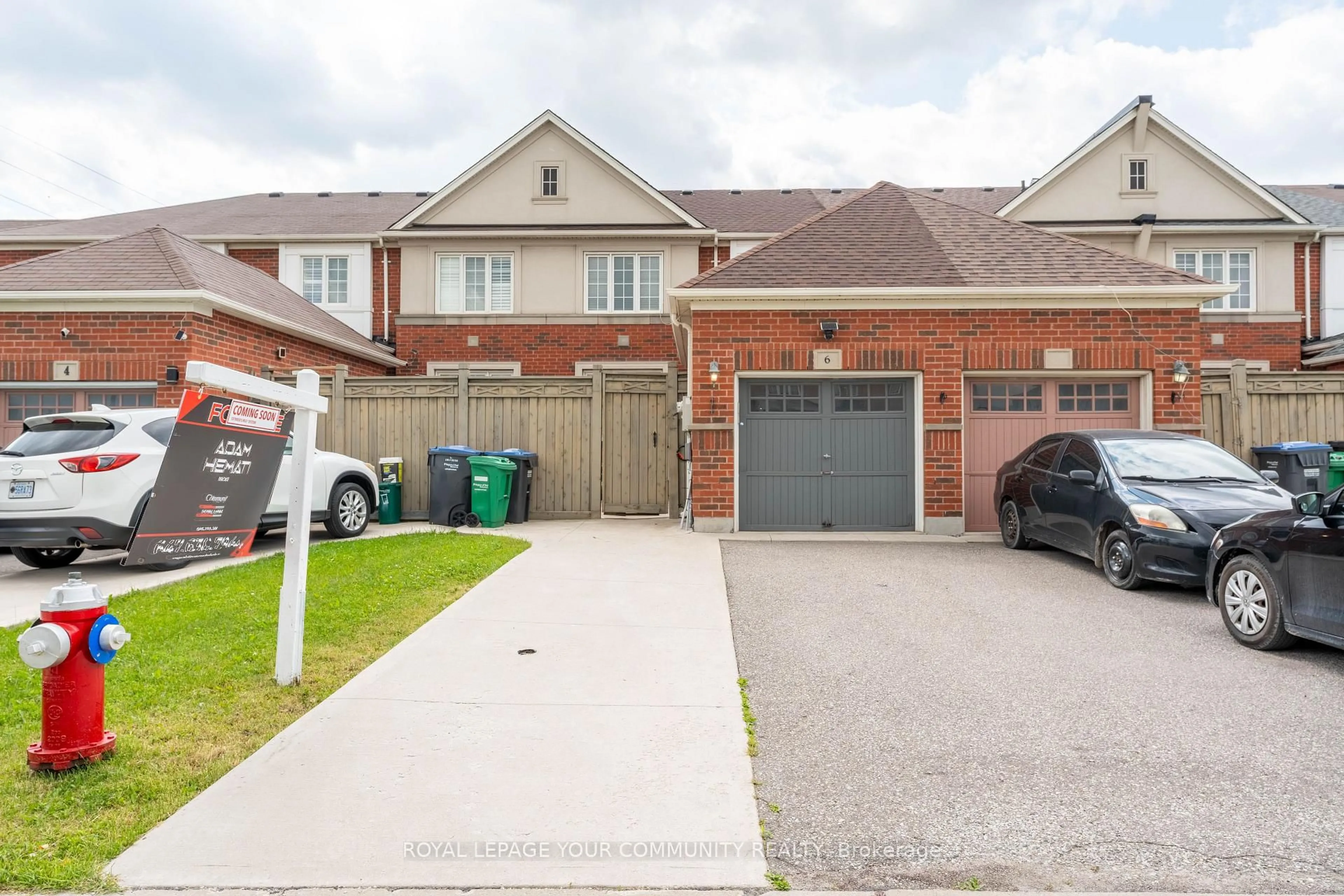A pic from outside/outdoor area/front of a property/back of a property/a pic from drone, street for 6 Bellchase Tr, Brampton Ontario L6P 3K4