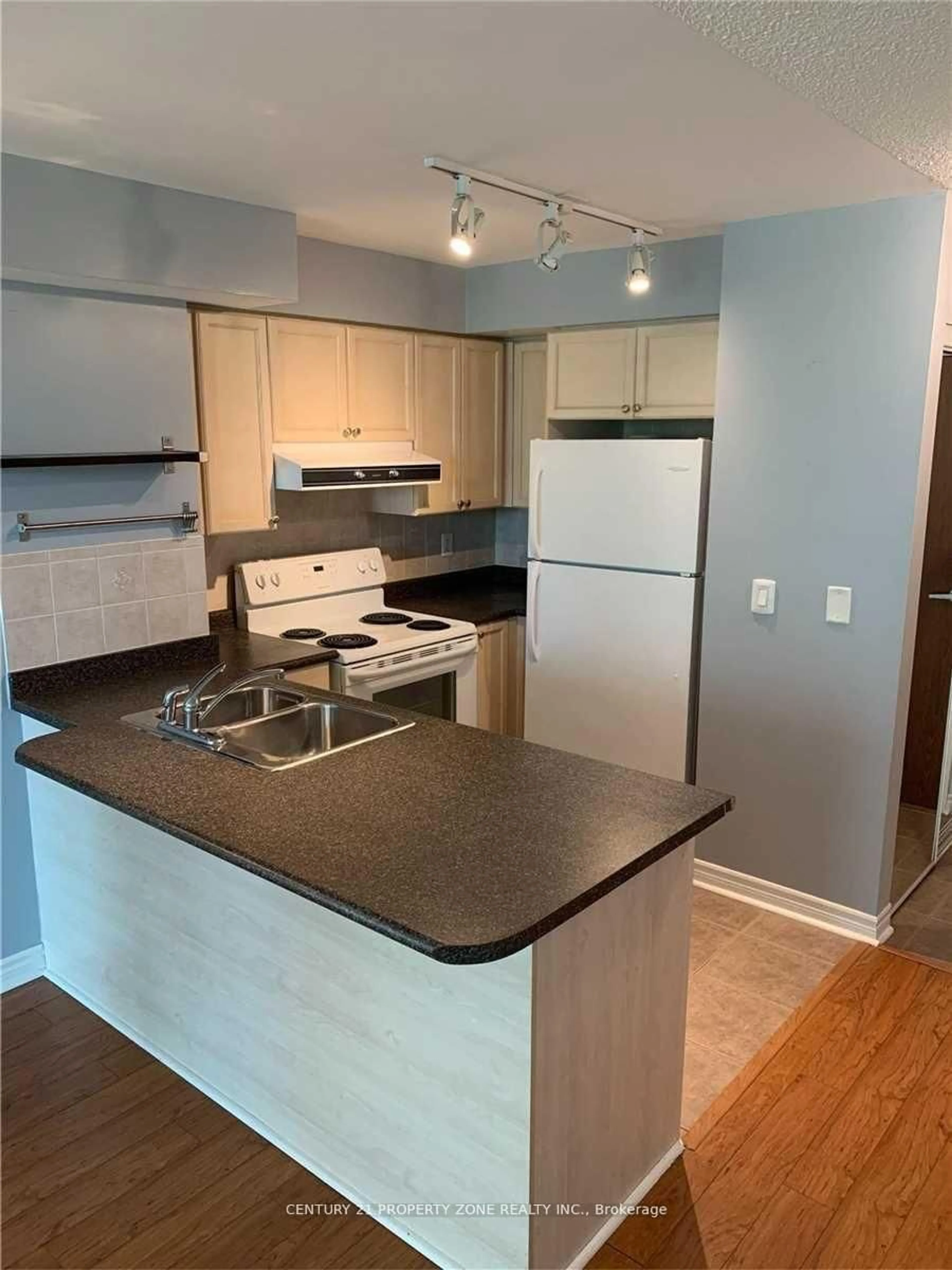 Standard kitchen, wood/laminate floor for 33 Elm Dr #405, Mississauga Ontario L5B 4M2