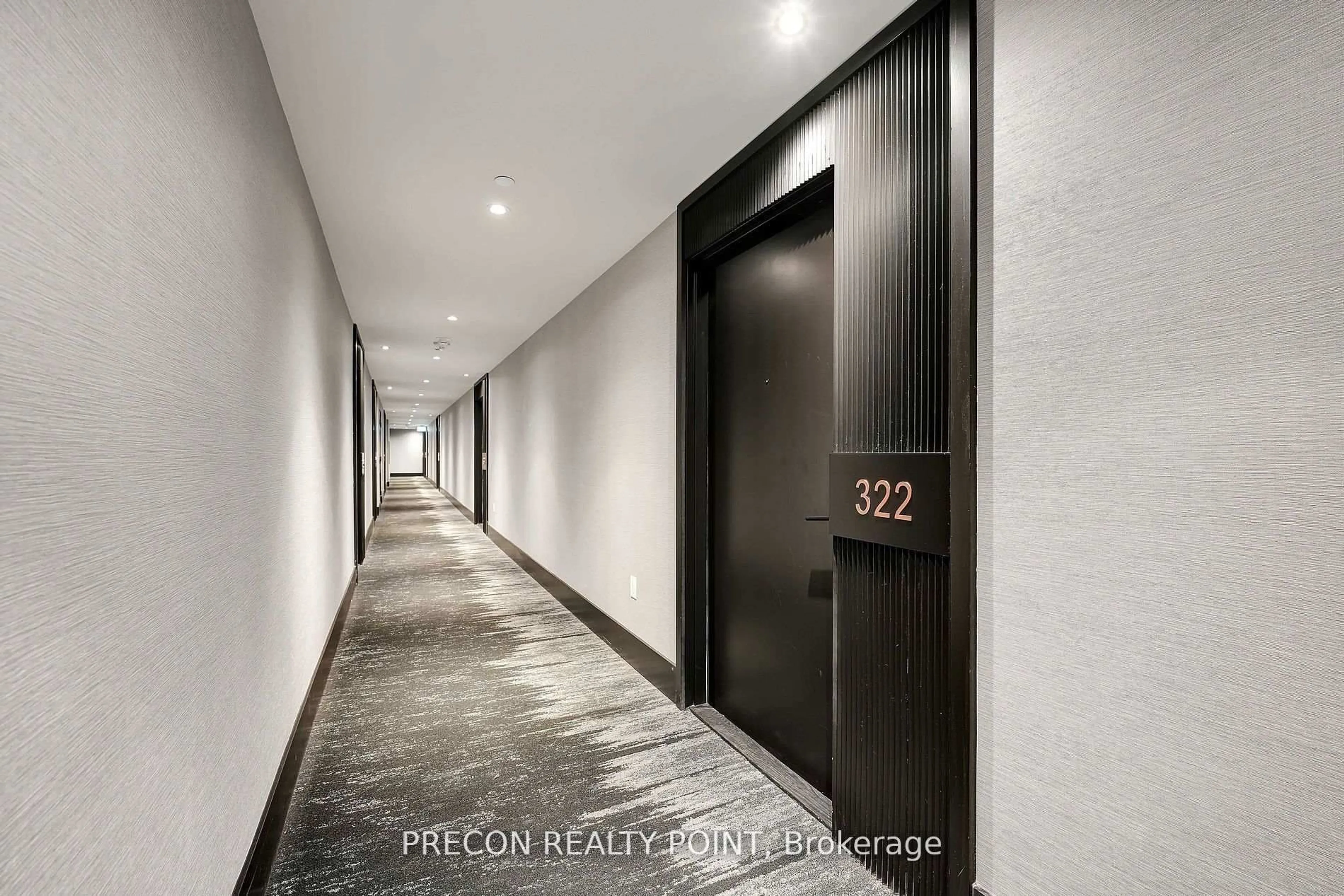 Indoor foyer for 2450 Old Bronte Rd #322, Oakville Ontario L5M 5P6
