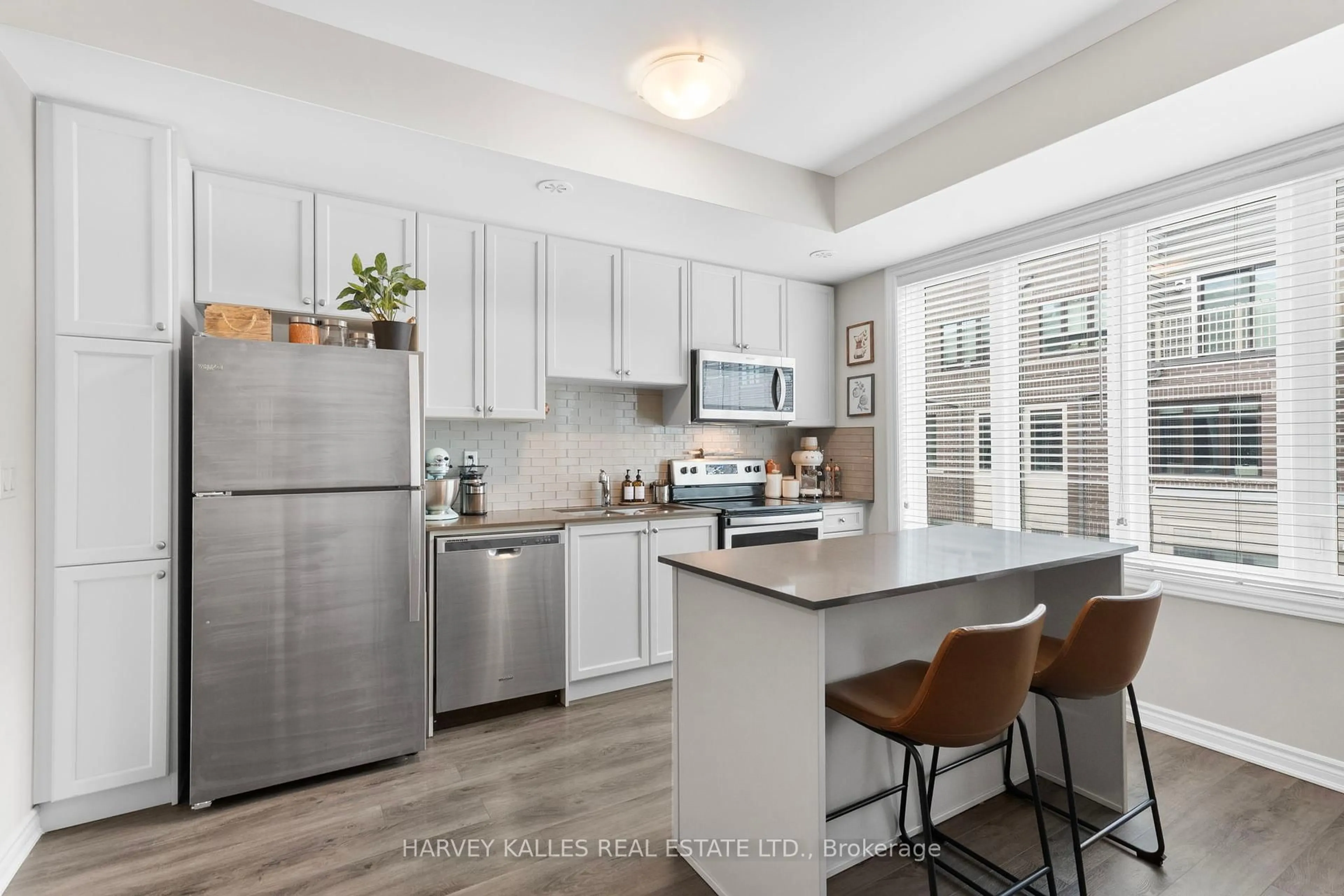 Open concept kitchen, unknown for 85 Eastwood Park Gdns #11, Toronto Ontario M8W 0B2