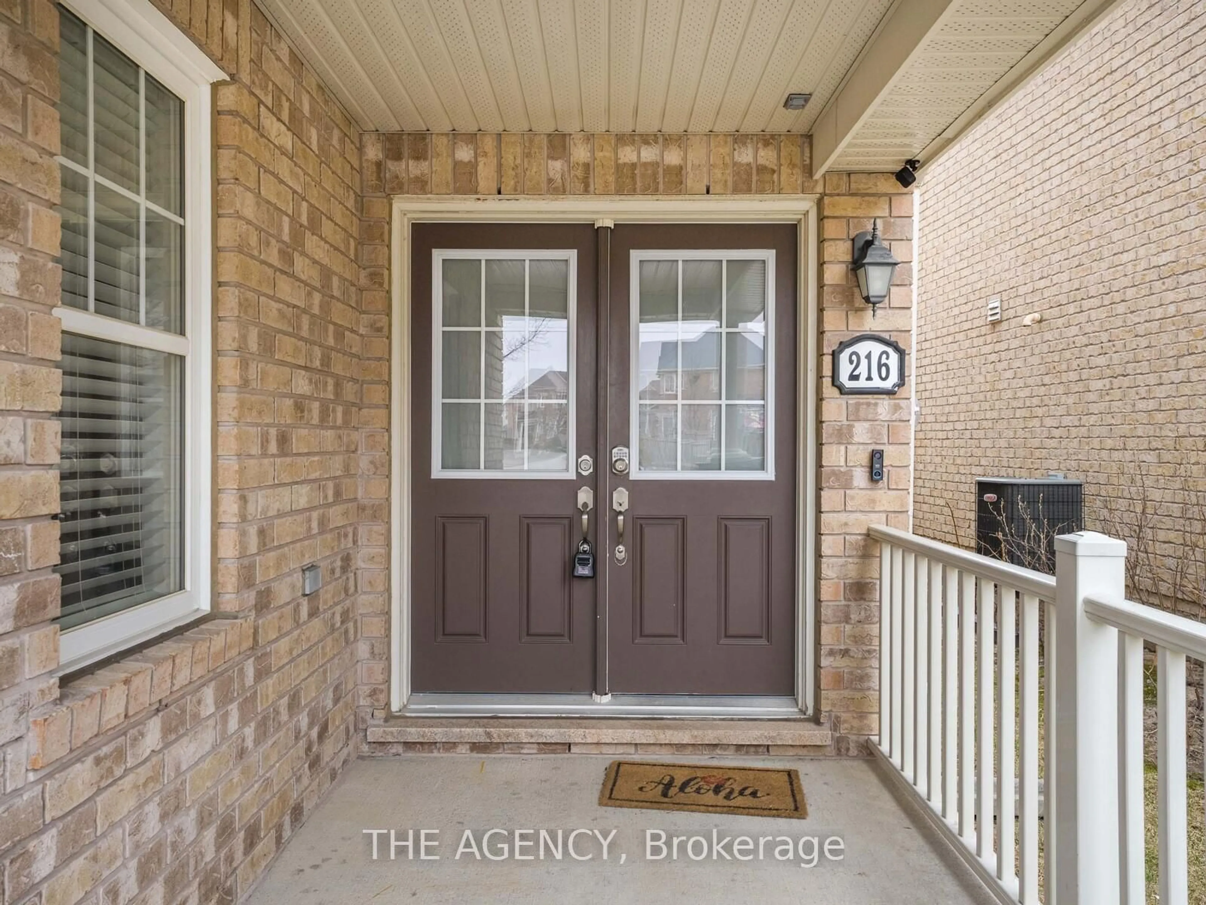 Indoor entryway for 216 Magurn Gate, Milton Ontario L9T 7B4