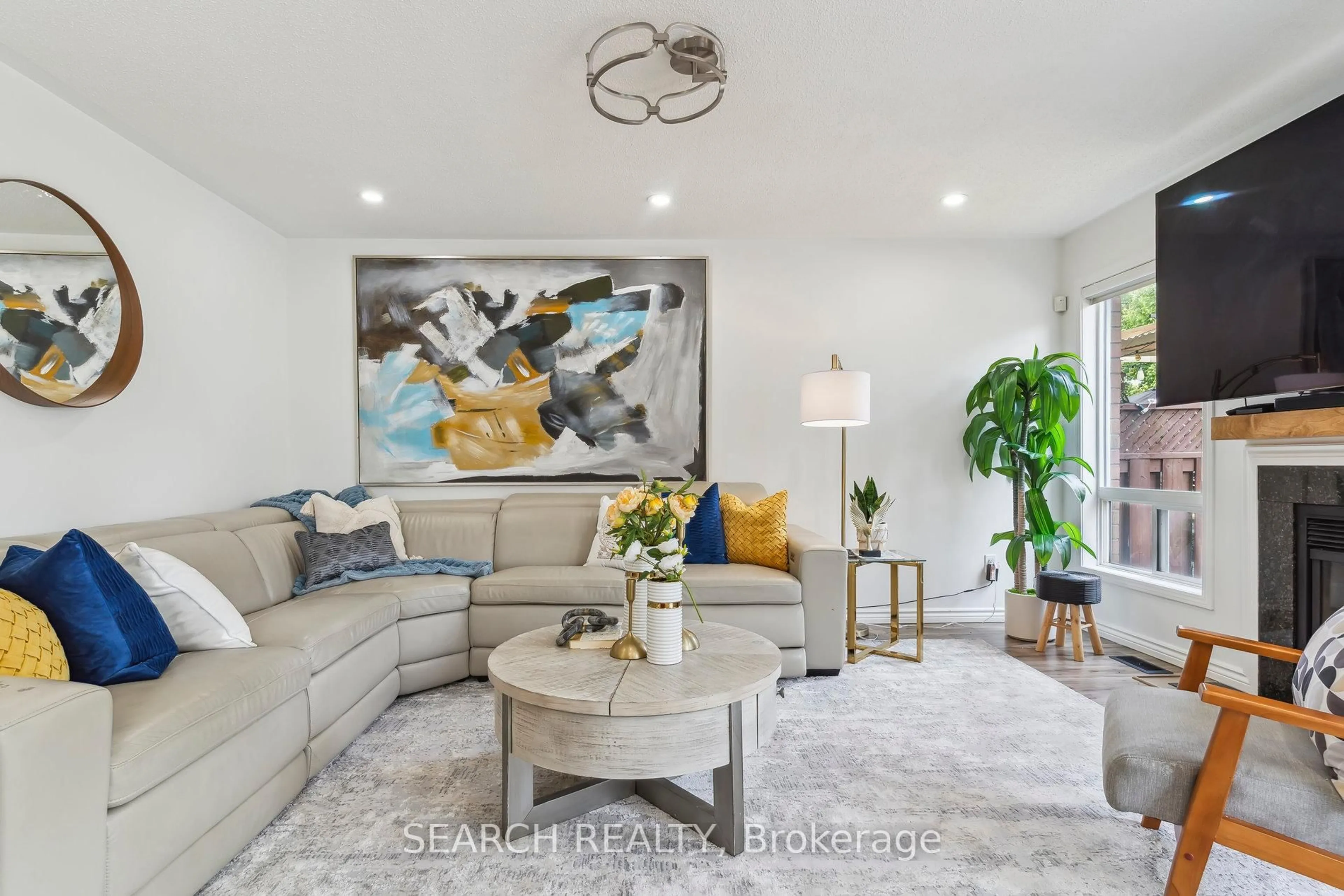 Living room with furniture, unknown for 1078 Barclay Circ, Milton Ontario L9T 5W3