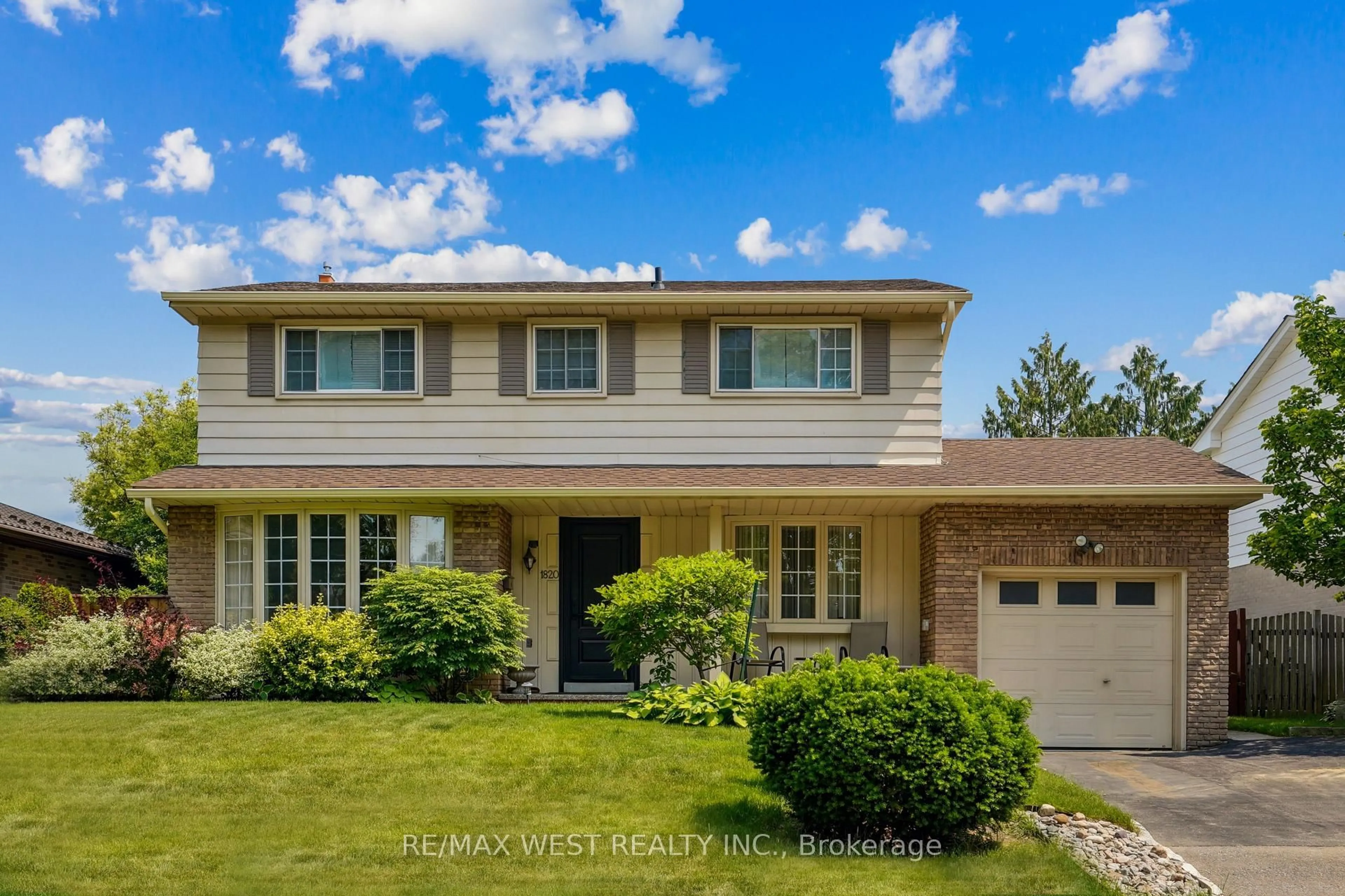Home with brick exterior material, street for 1820 Matena Ave, Mississauga Ontario L5J 1G3