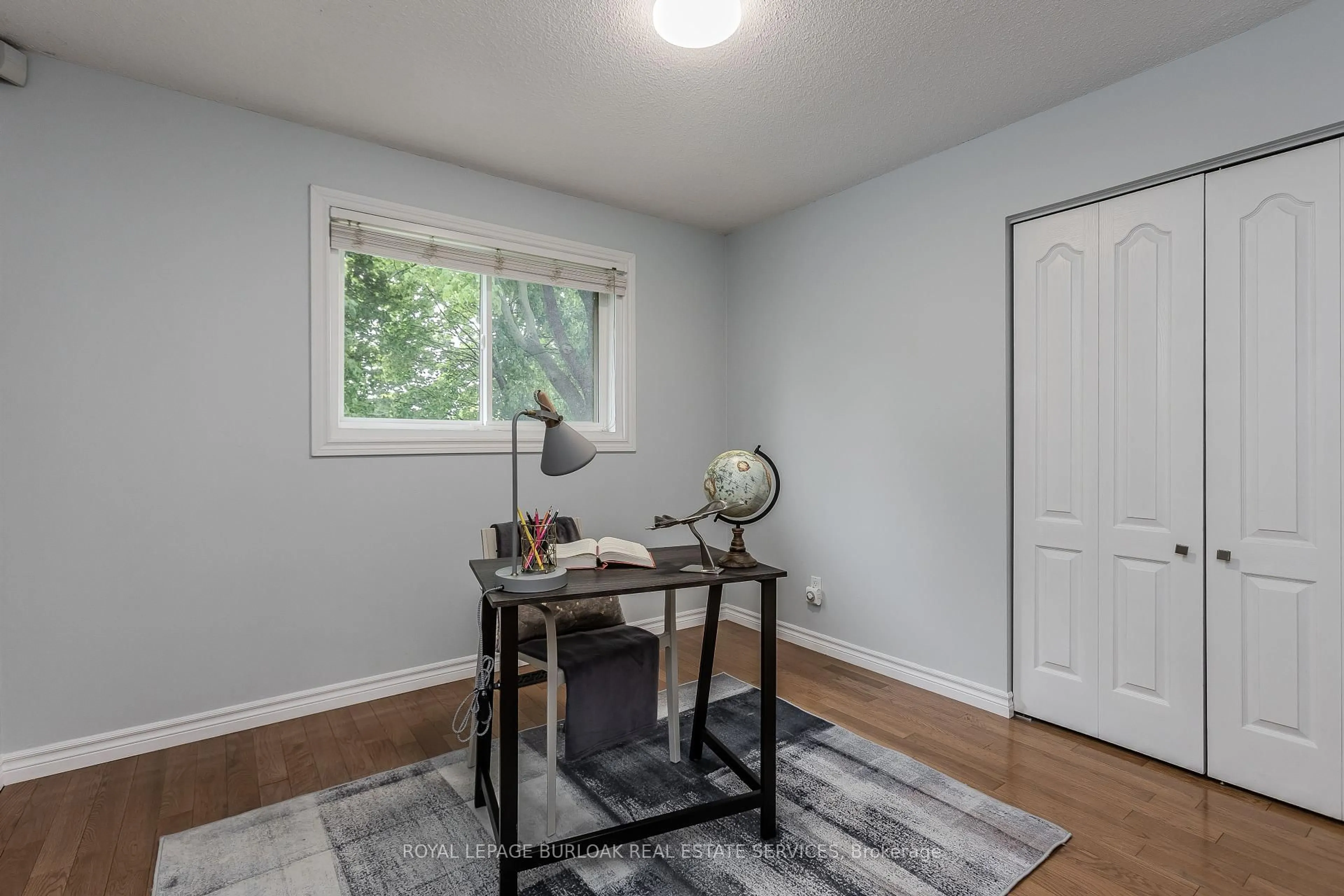 A pic of a room for 1128 Dowland Cres, Burlington Ontario L7T 4C9