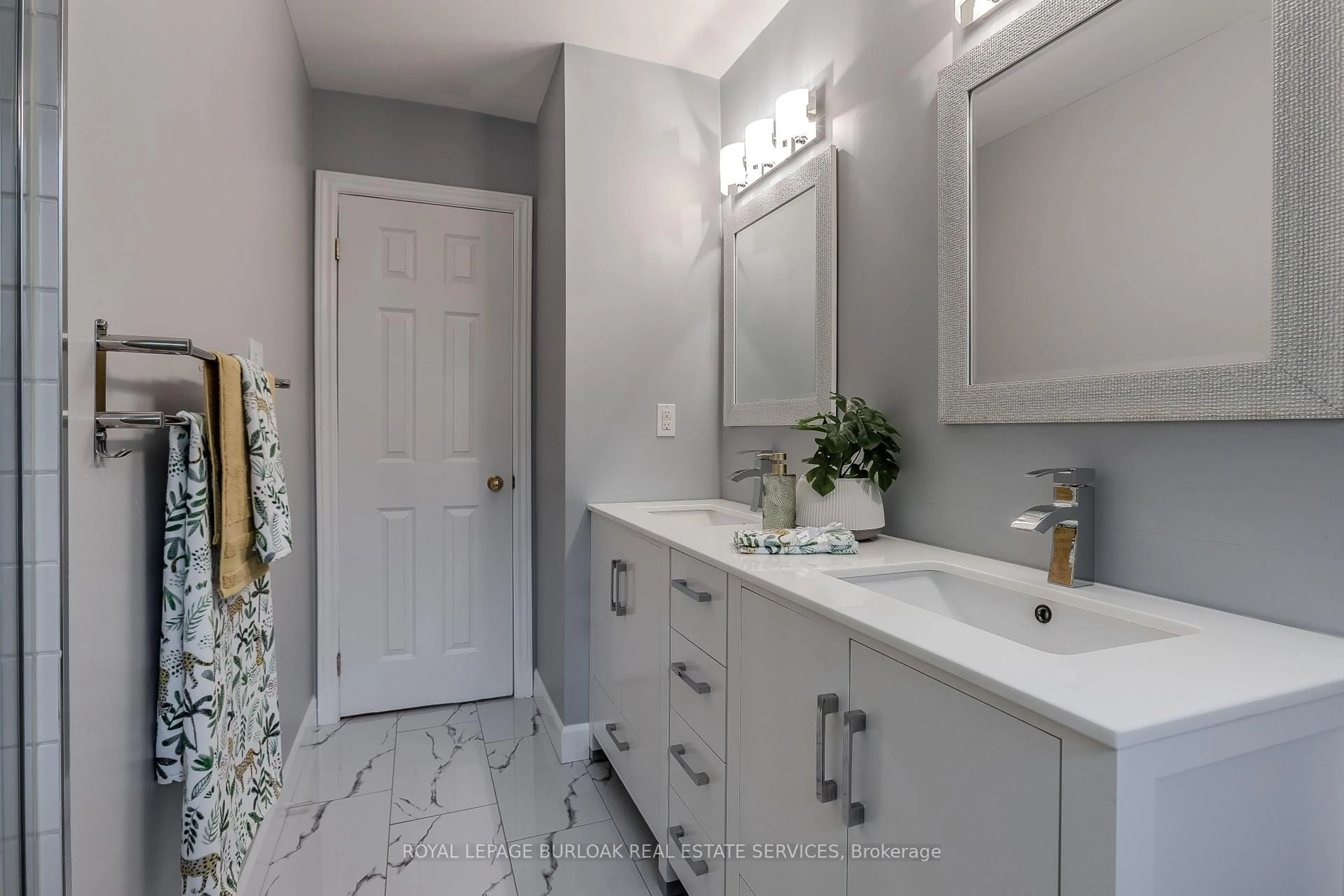 Contemporary bathroom, ceramic/tile floor for 1128 Dowland Cres, Burlington Ontario L7T 4C9