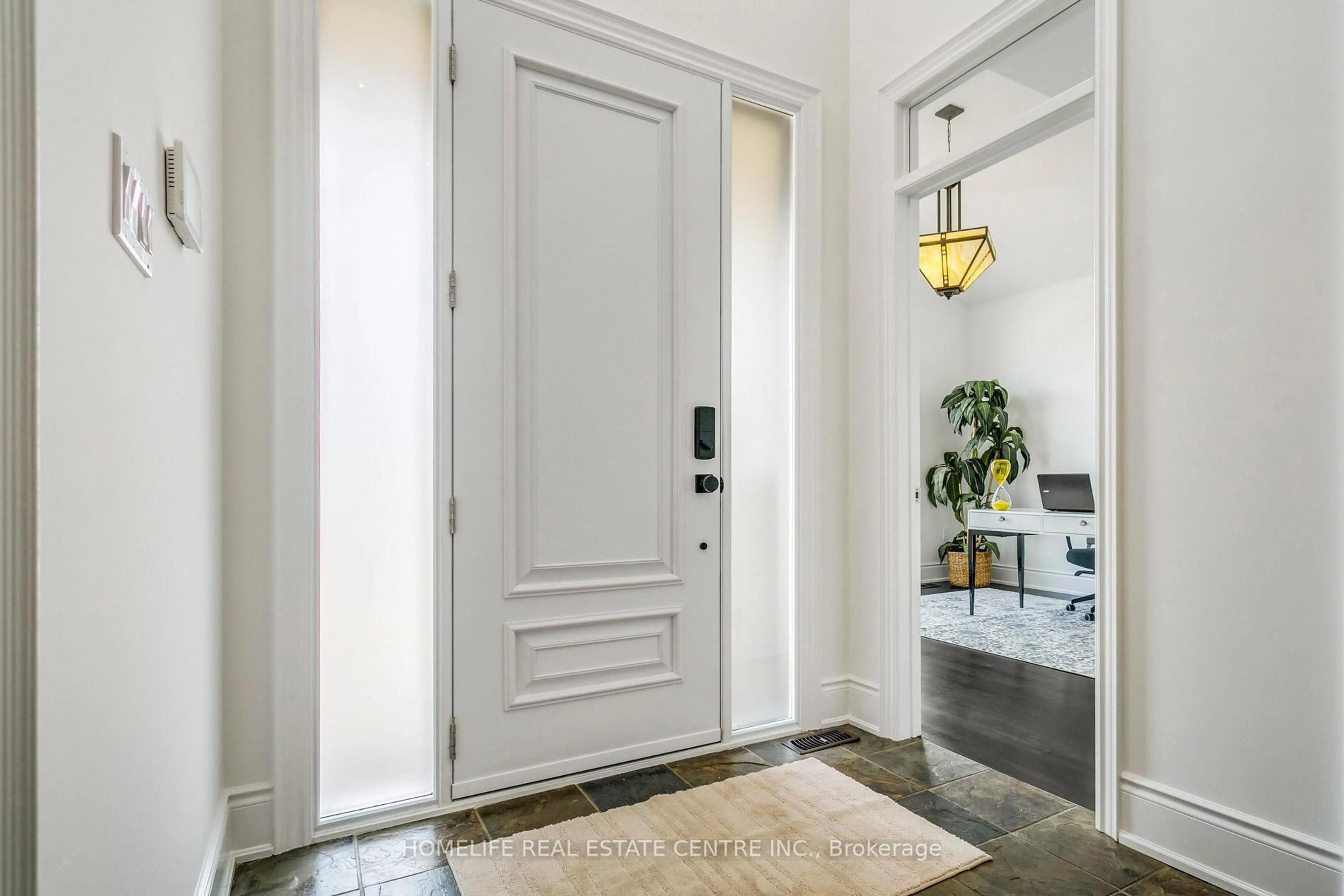 Indoor entryway for 60 Young Crt, Orangeville Ontario L9W 0A8