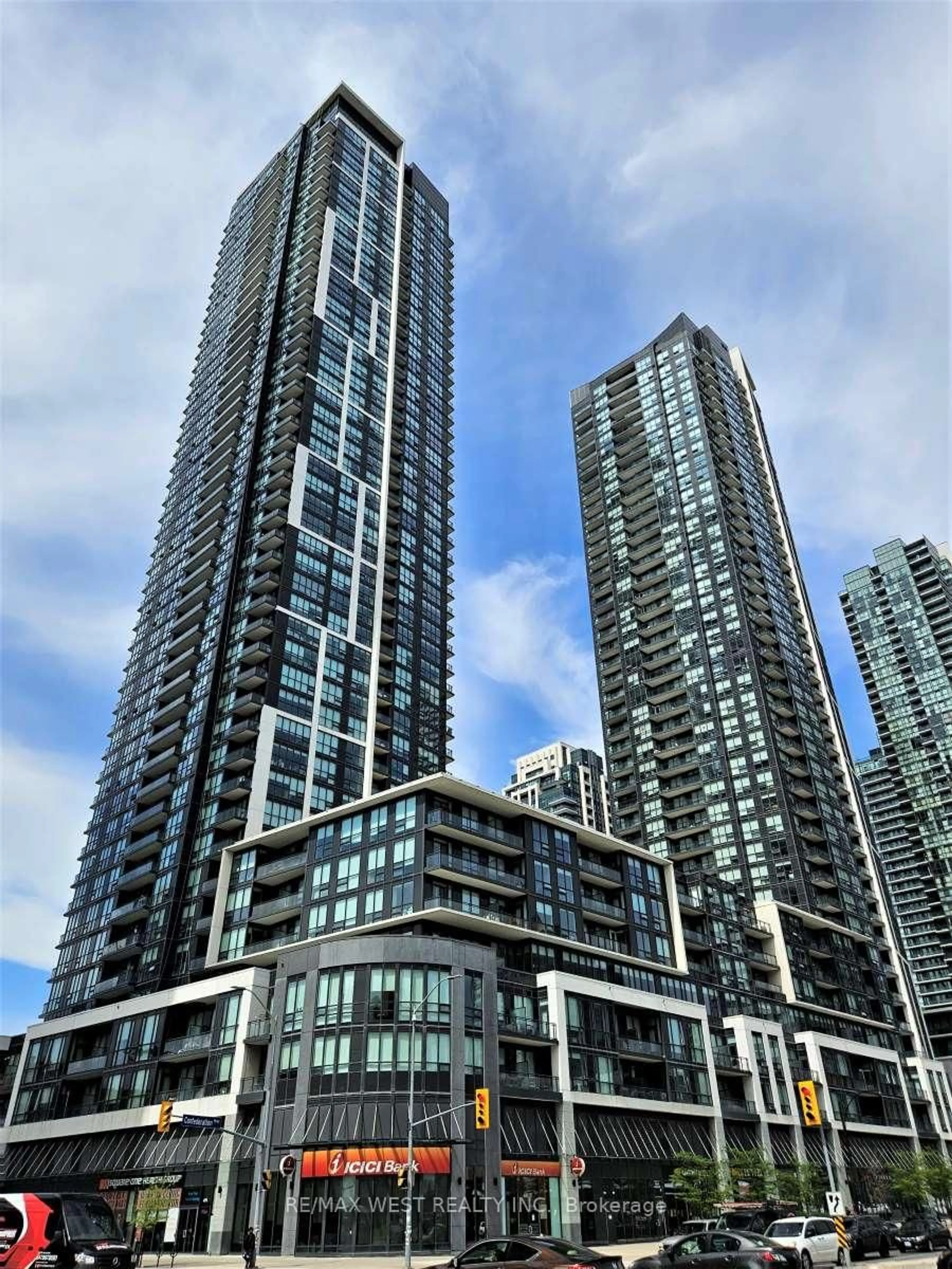 A pic from outside/outdoor area/front of a property/back of a property/a pic from drone, city buildings view from balcony for 4011 Brickstone Mews #903, Mississauga Ontario L5B 0G4