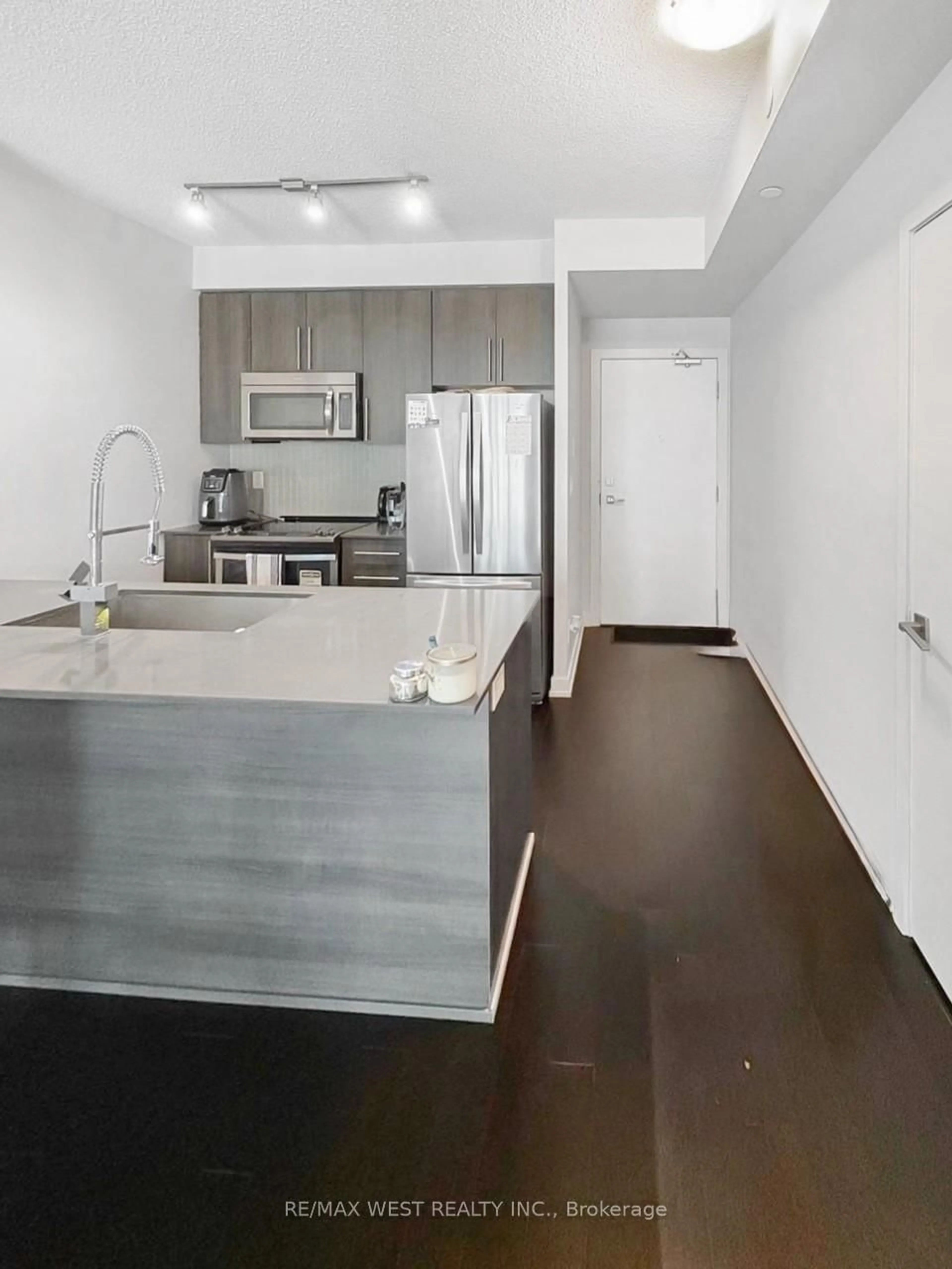 Standard kitchen, unknown for 4011 Brickstone Mews #903, Mississauga Ontario L5B 0G4