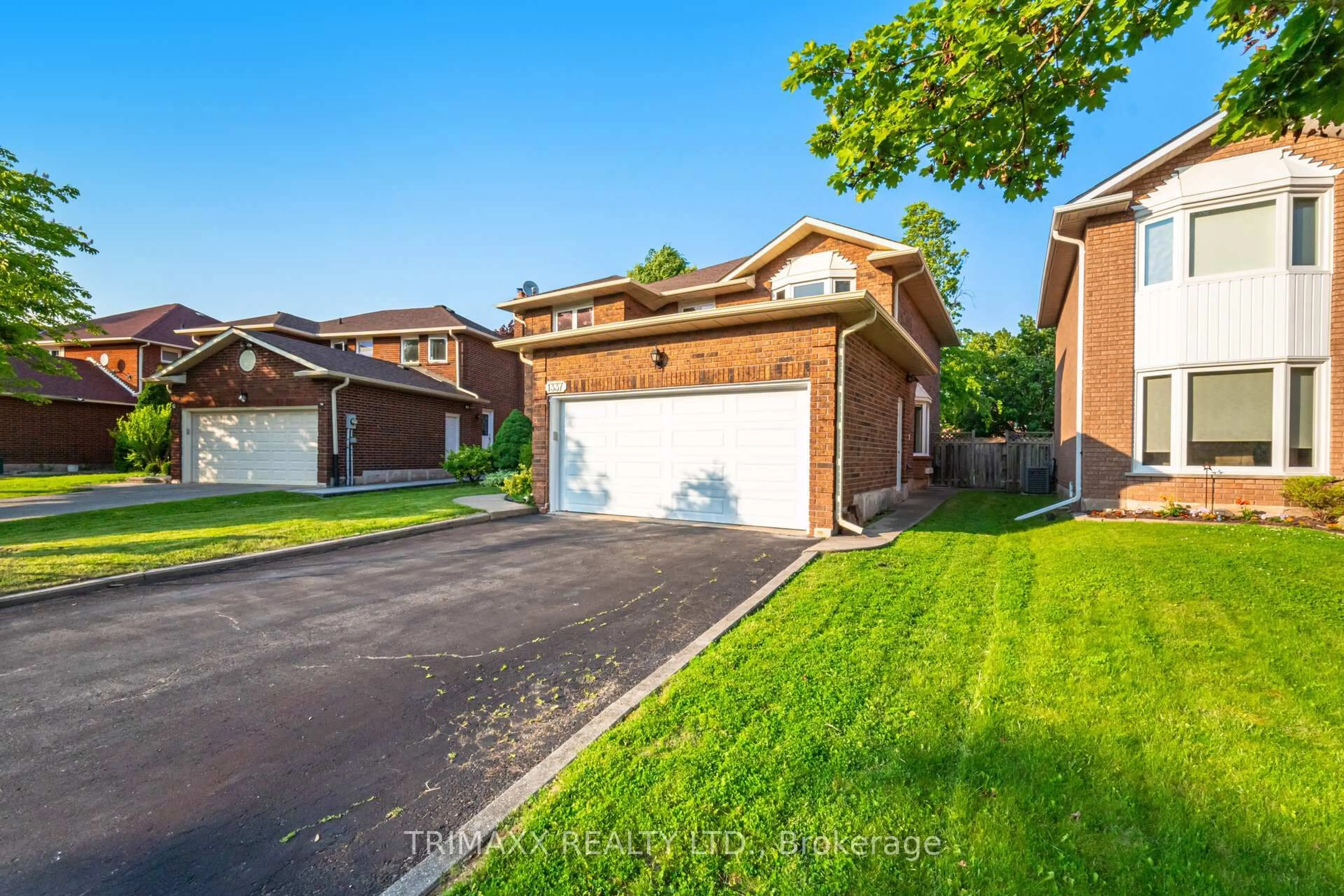 Unknown for 1337 Sir David Dr, Oakville Ontario L6J 6V5