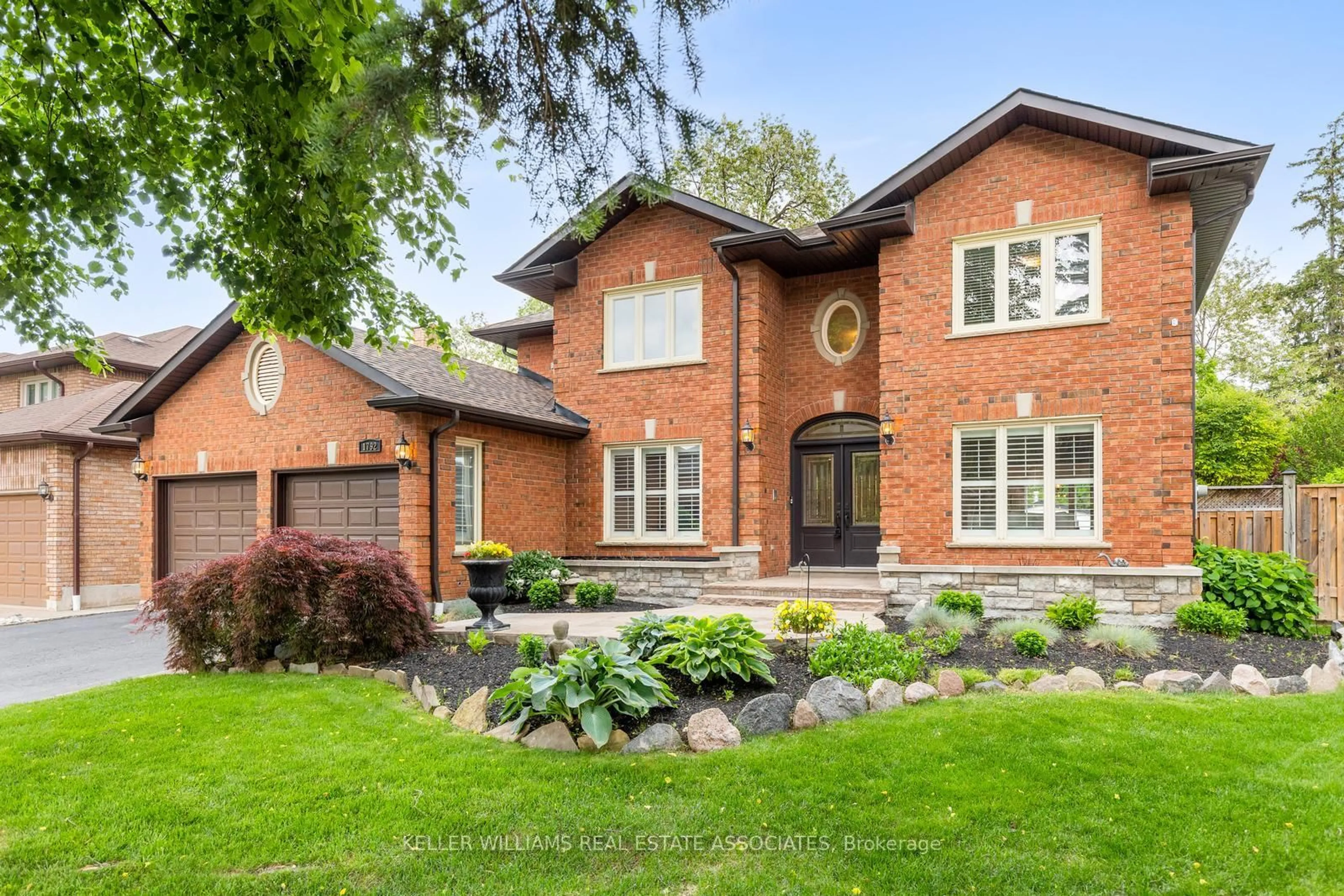 Home with brick exterior material, street for 1792 Grosvenor Pl, Mississauga Ontario L5L 3V8