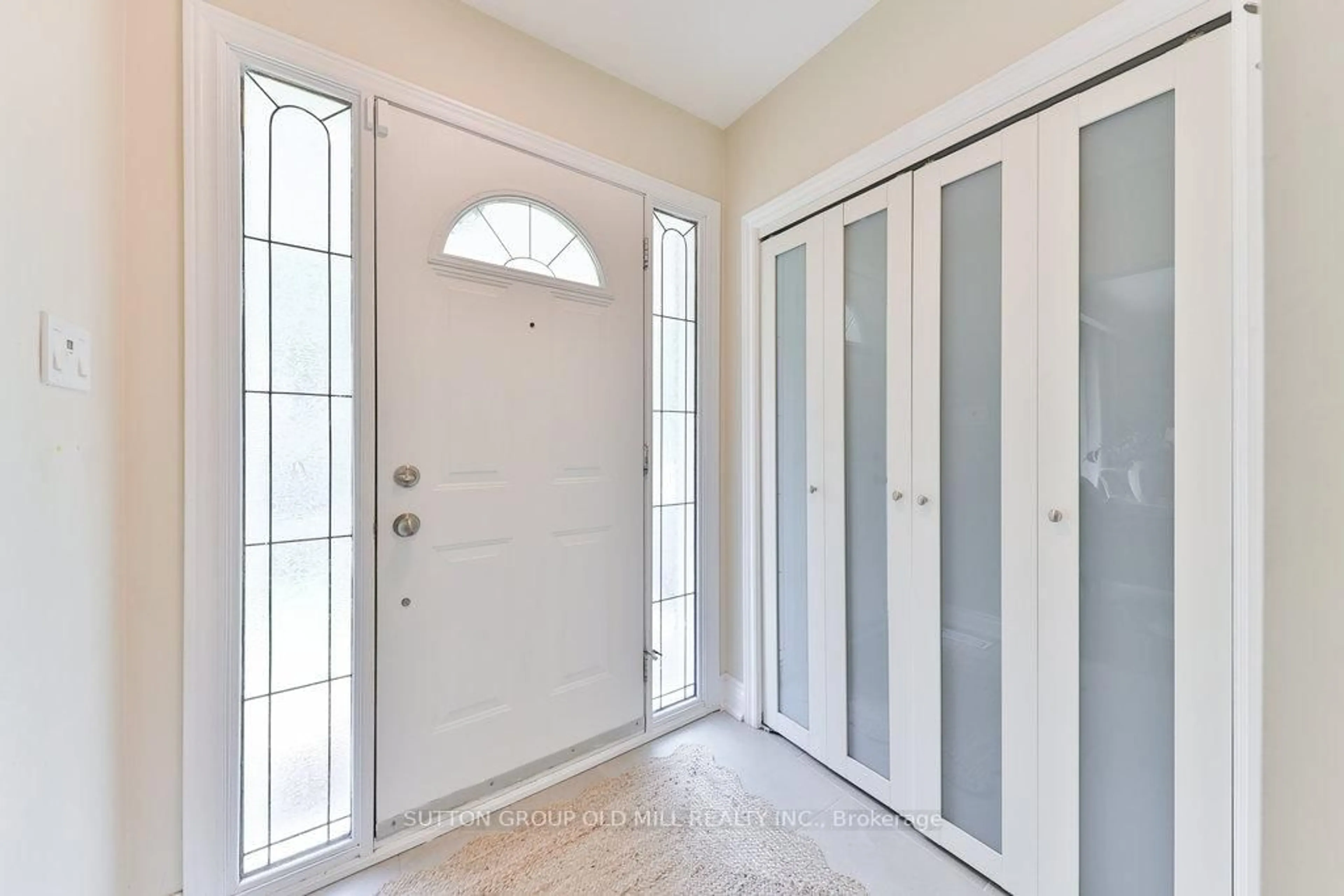 Indoor entryway for 60 Faversham Cres, Toronto Ontario M9C 3X6
