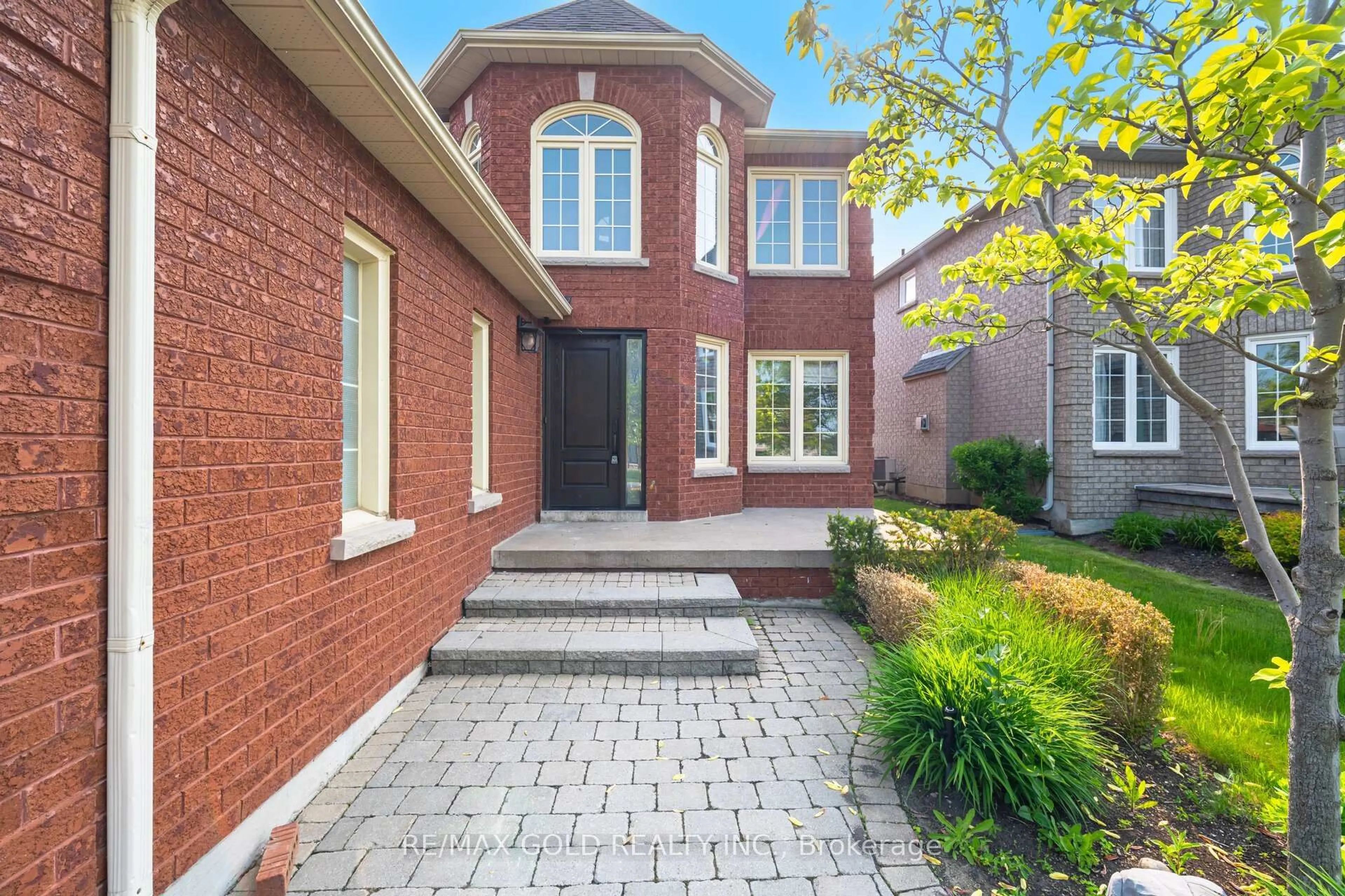 Home with brick exterior material, street for 38 Esposito Dr, Caledon Ontario L7E 1T4