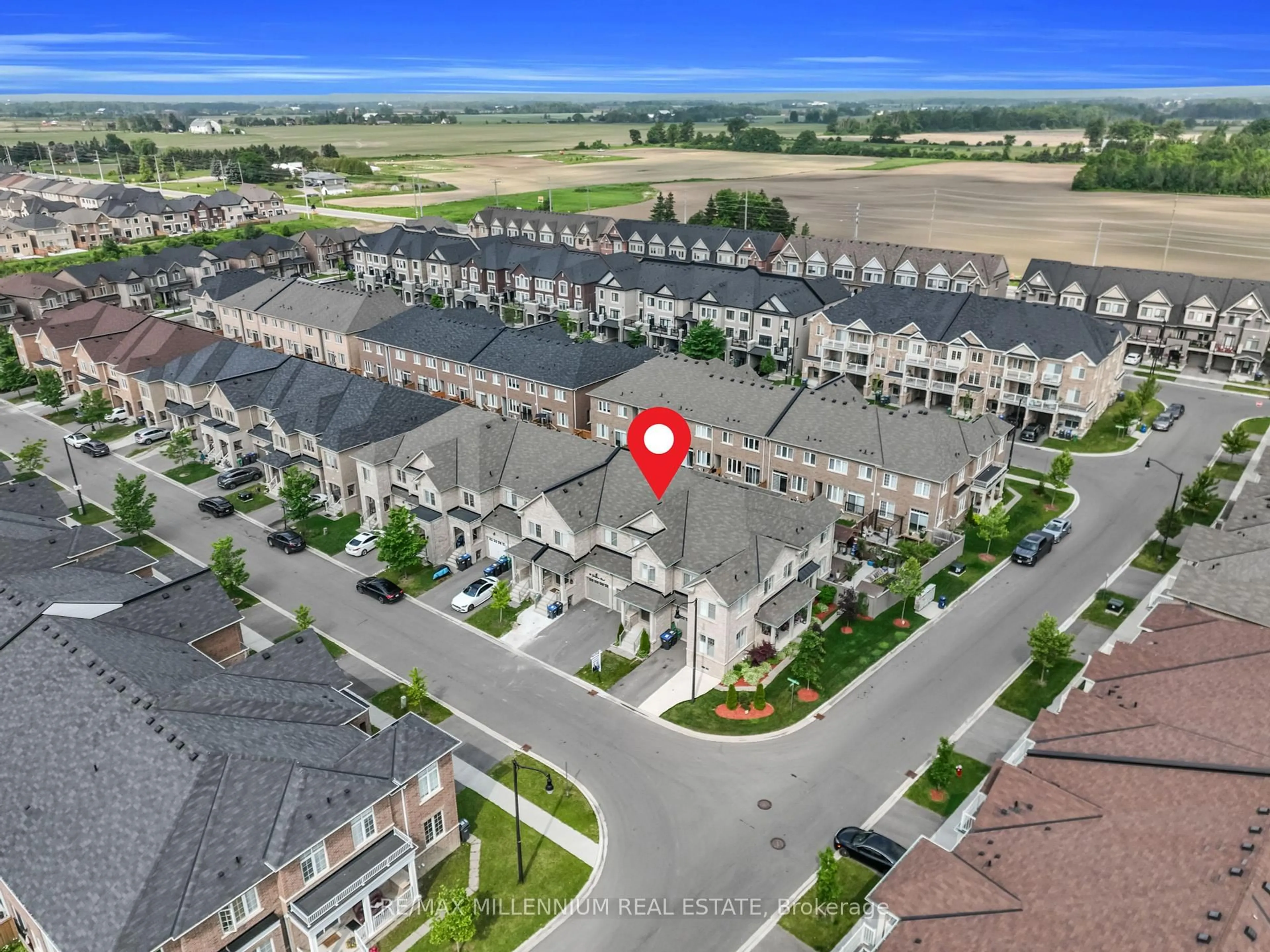 A pic from outside/outdoor area/front of a property/back of a property/a pic from drone, unknown for 38 Goulston St, Brampton Ontario L7A 5C2