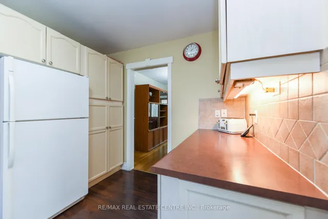 Additional image 18 of 135 Folkstone Cres