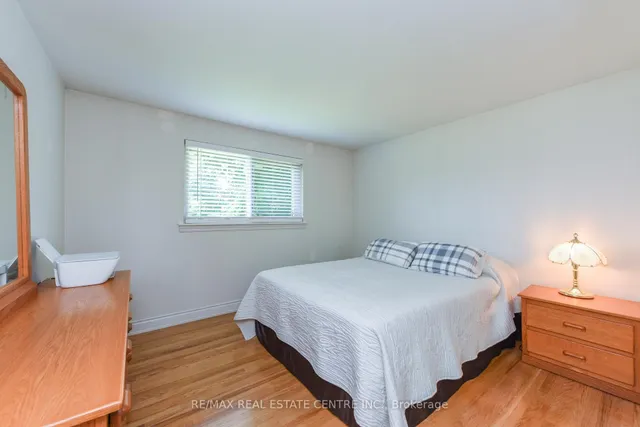 Additional image 9 of 135 Folkstone Cres