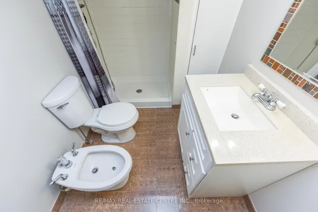 Additional image 3 of 135 Folkstone Cres