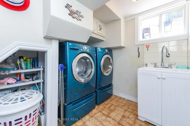 Primary image of 135 Folkstone Cres