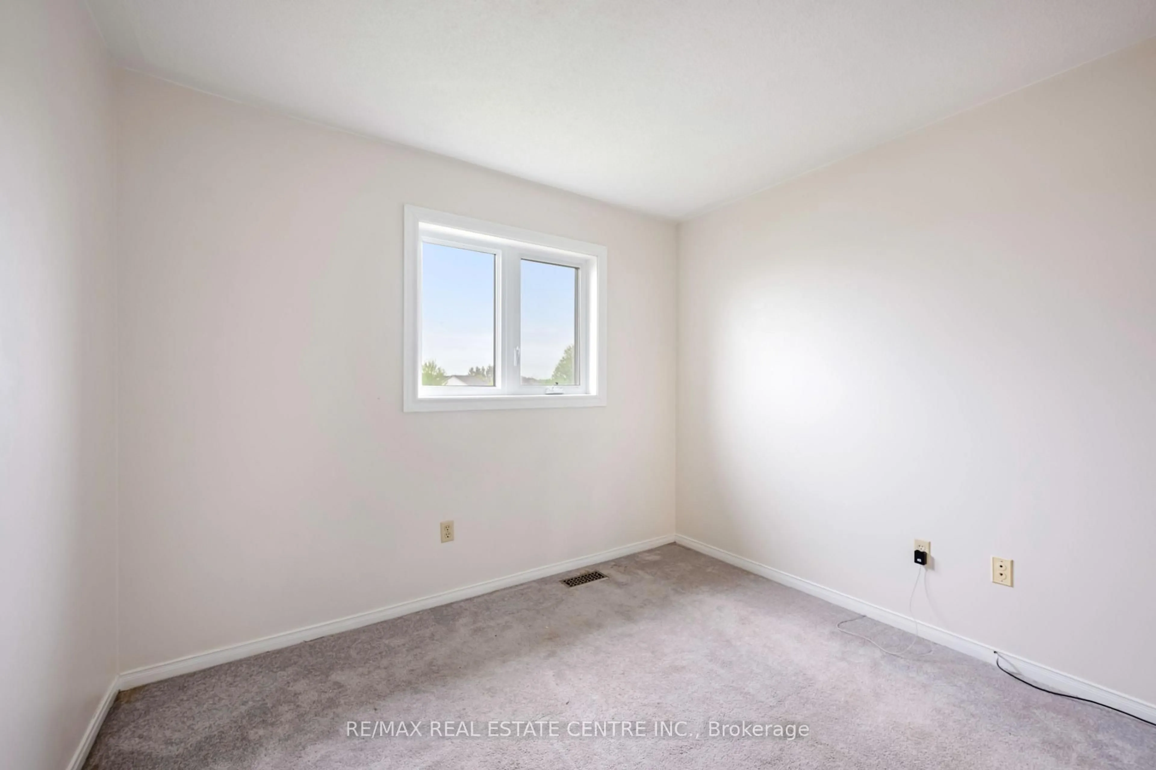A pic of a room for 154 Howard Cres, Orangeville Ontario L9W 4W3