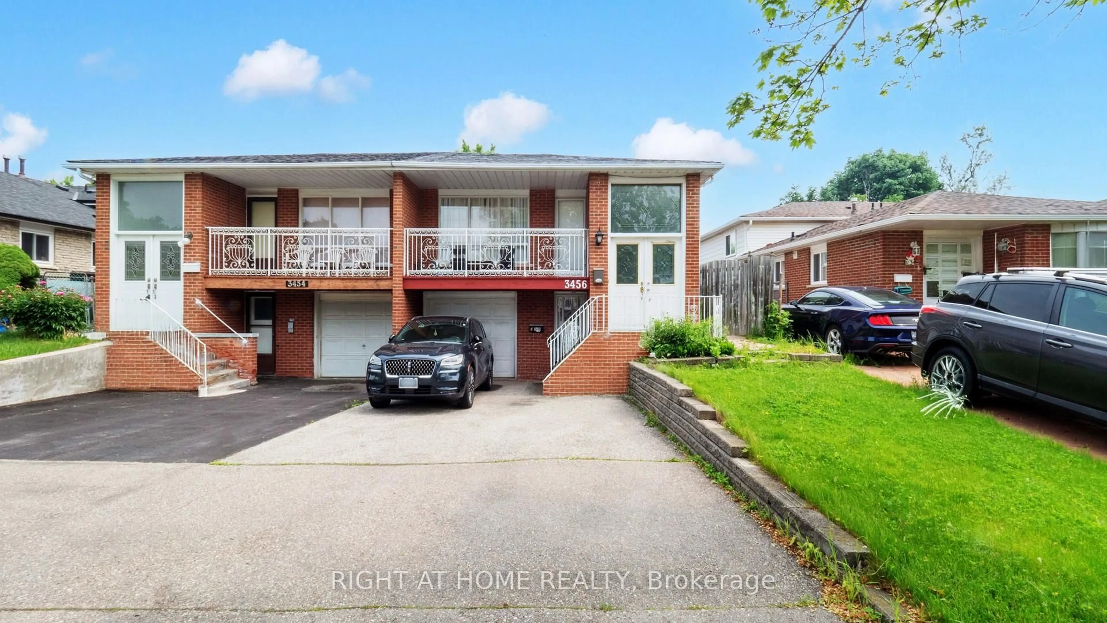 Unknown for 3456 Oakglade Cres, Mississauga Ontario L5C 1X5