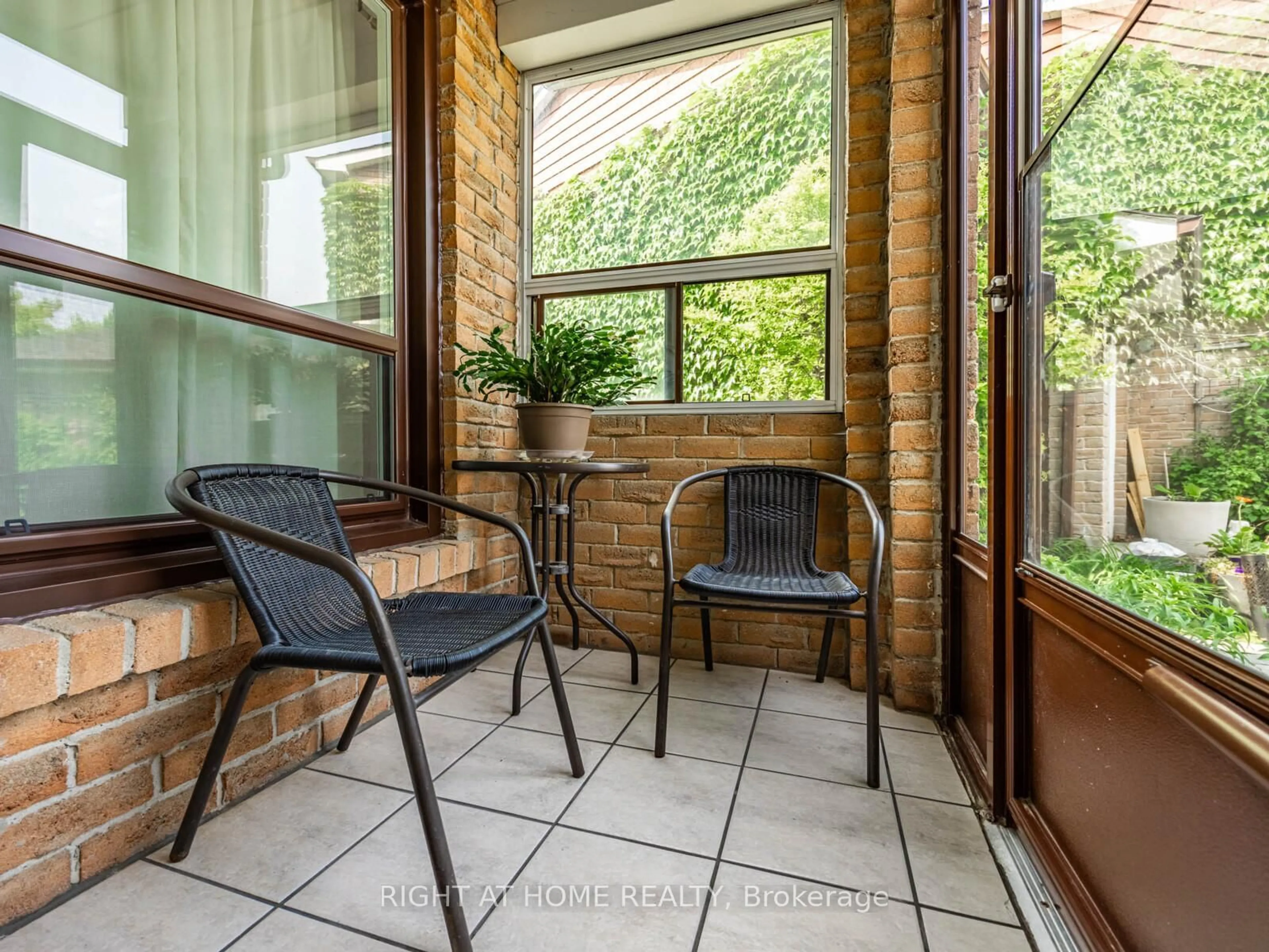Balcony in the apartment, street for 121 Ashridge Crt, Mississauga Ontario L4Z 1K5