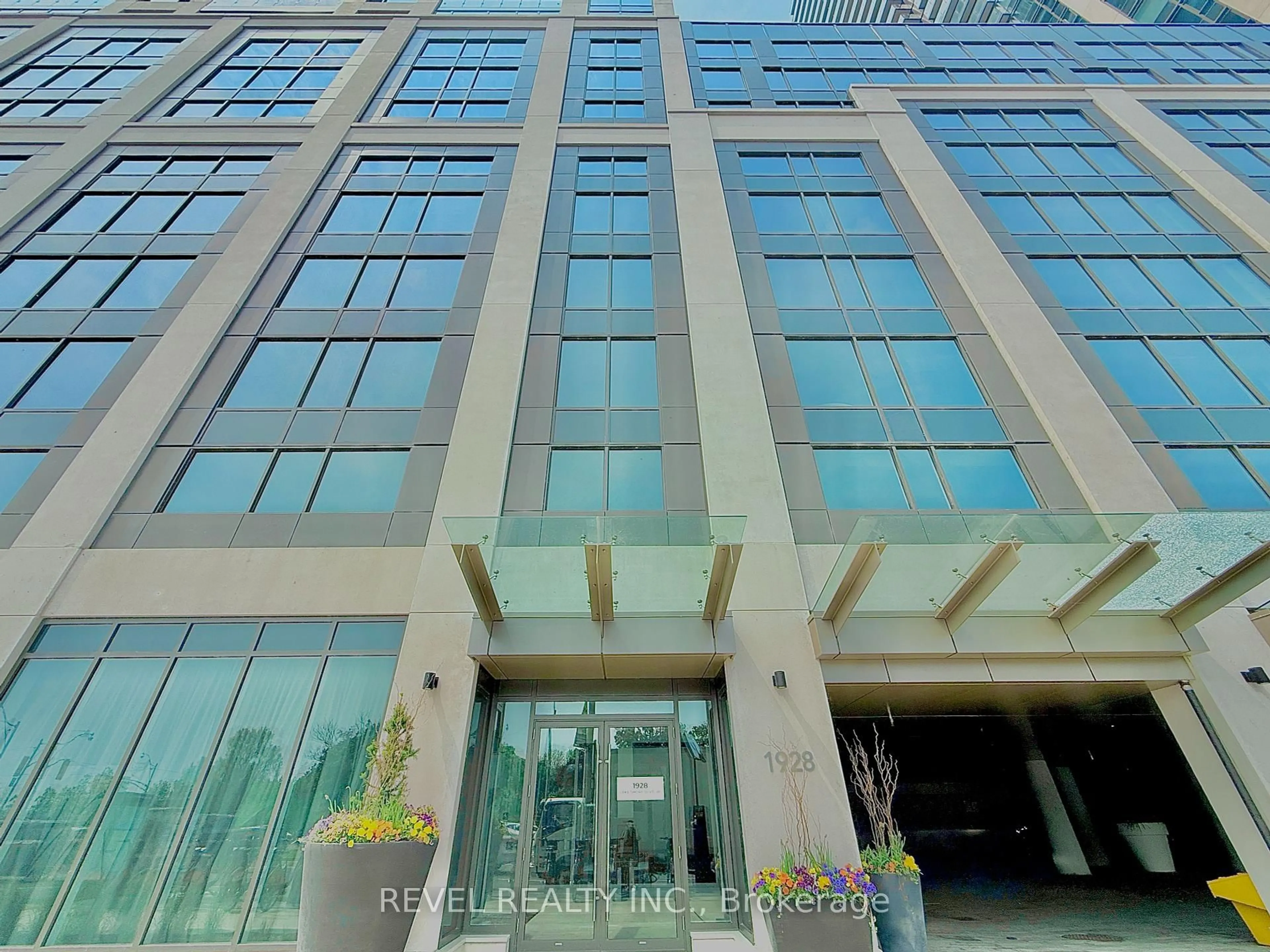 Indoor foyer for 1928 Lake Shore Blvd #3605, Toronto Ontario M6S 0B1