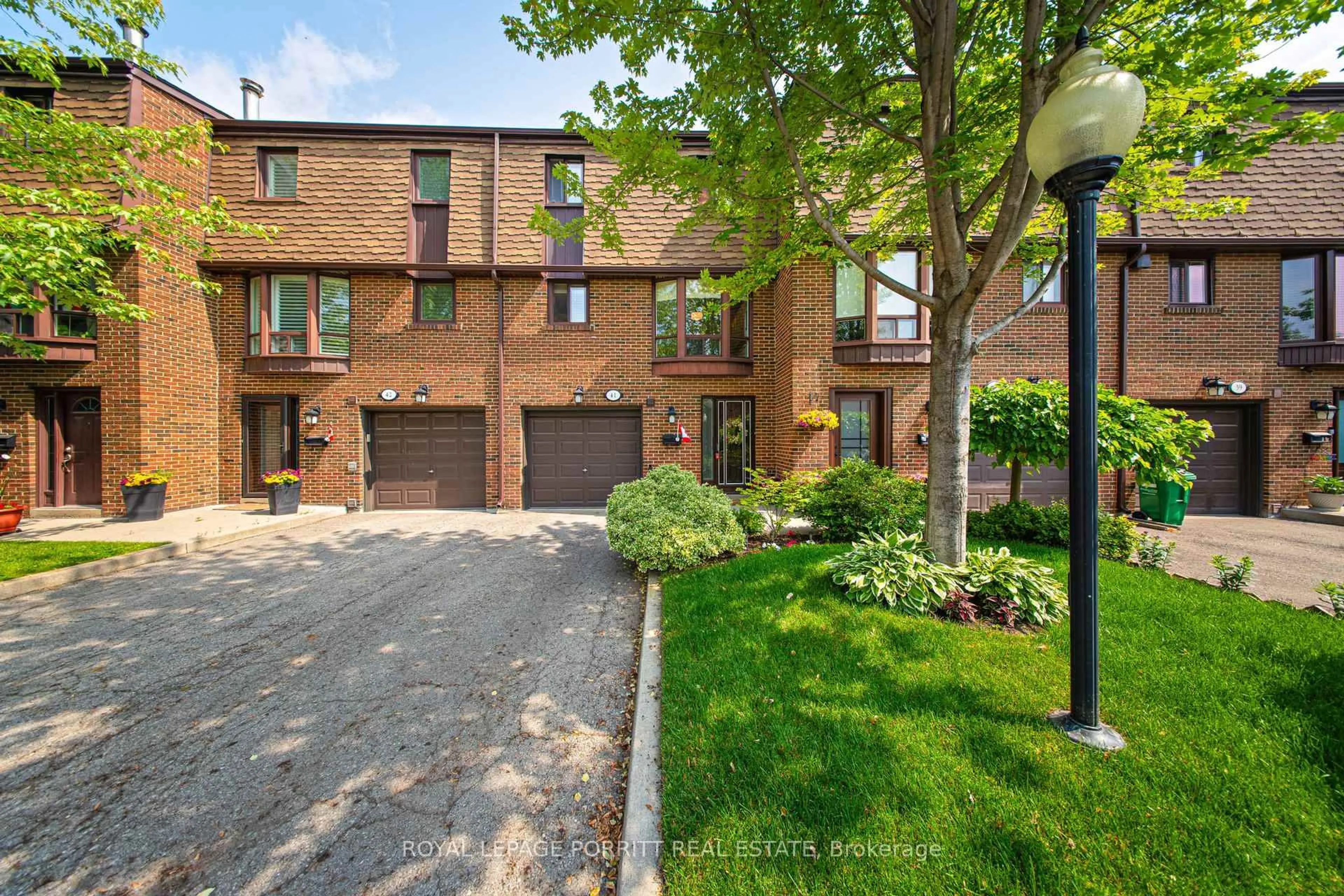 Home with brick exterior material, street for 3395 Cliff Rd #41, Mississauga Ontario L5A 3M7