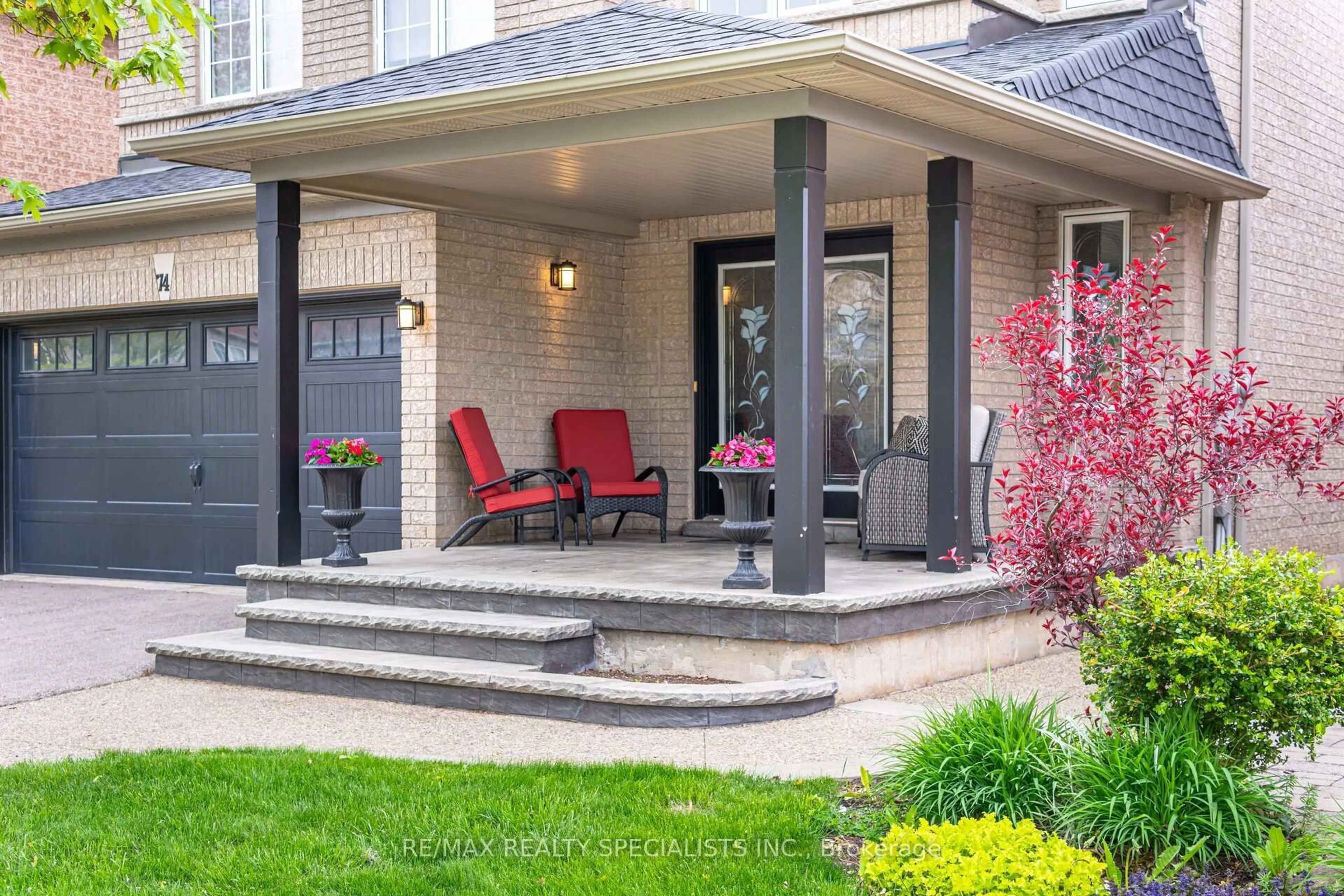 Patio, street for 74 Robarts Dr, Milton Ontario L9T 5P3