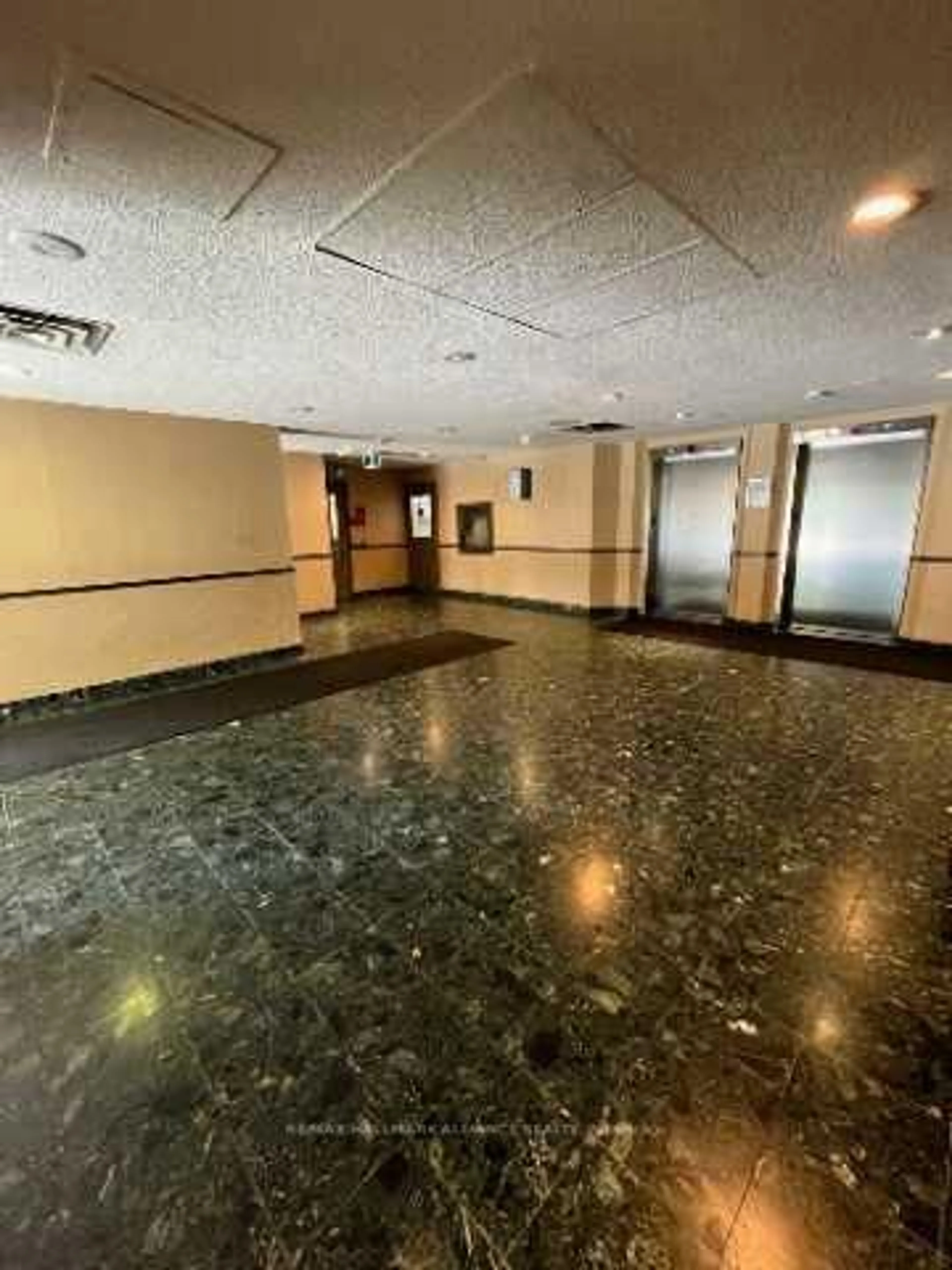 Lobby for 4205 Shipp Dr #2008, Mississauga Ontario L4Z 2Y8