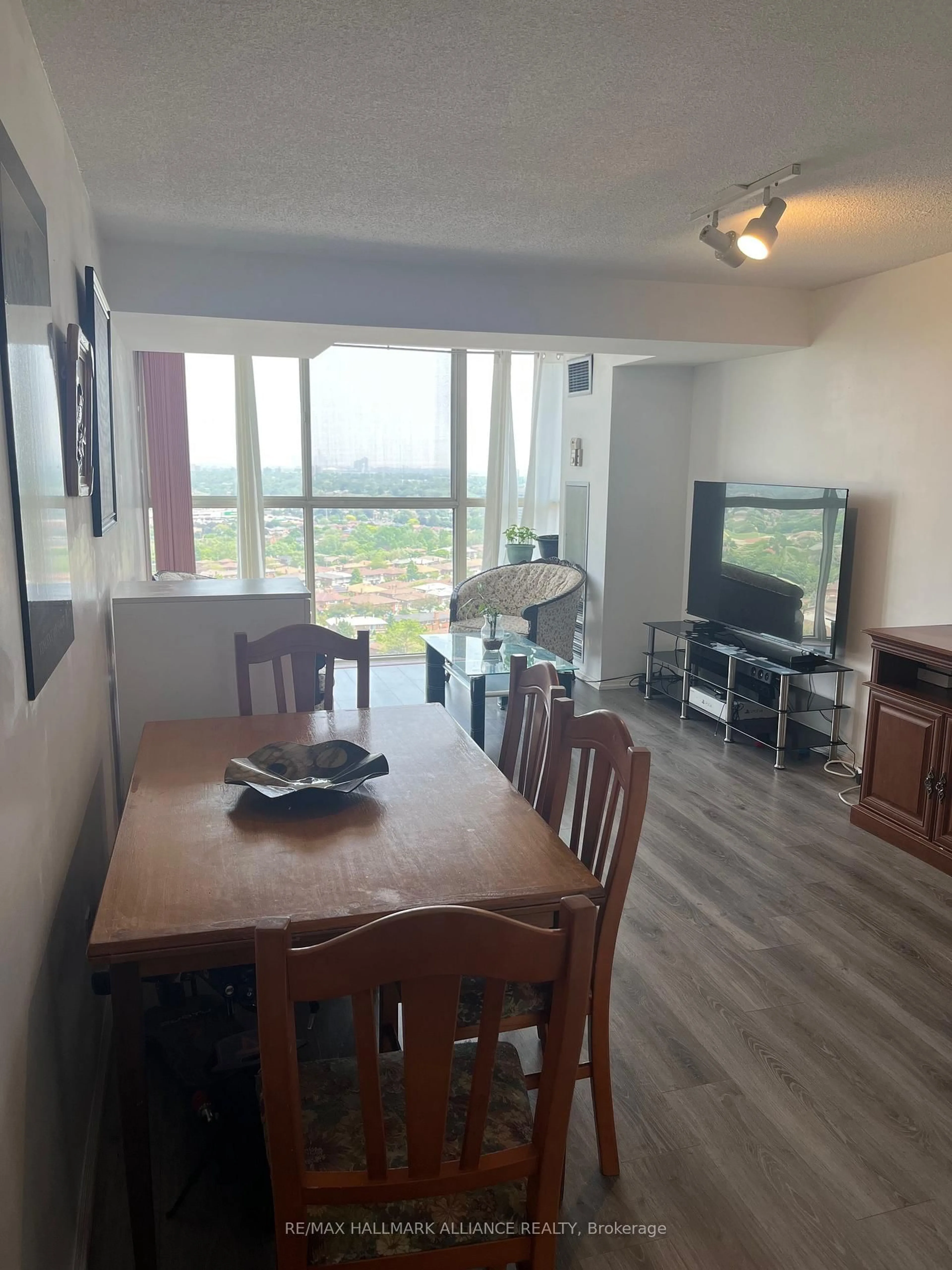 Dining room, wood/laminate floor for 4205 Shipp Dr #2008, Mississauga Ontario L4Z 2Y8
