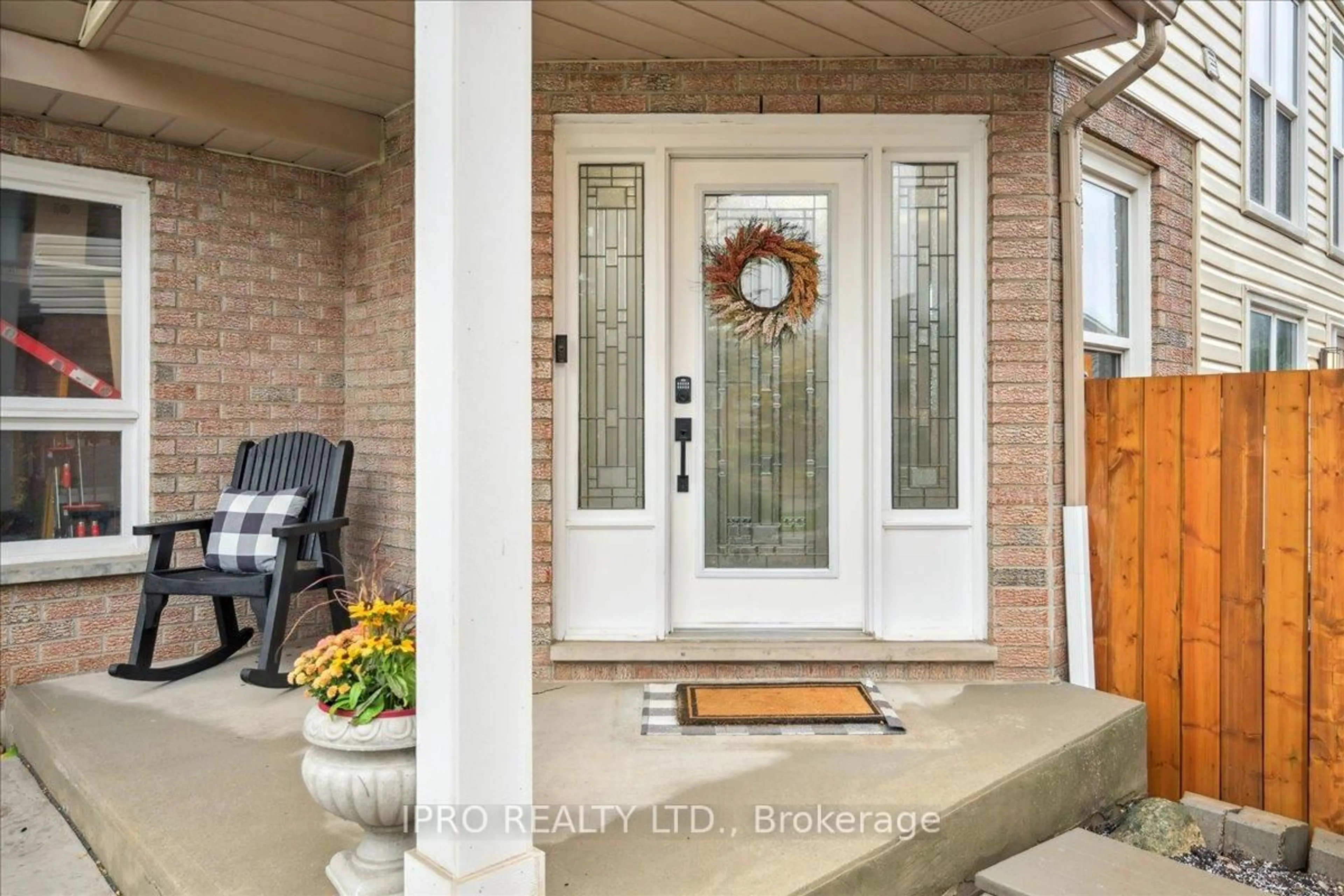 Indoor entryway for 2153 Marc Lane, Burlington Ontario L7M 3W6