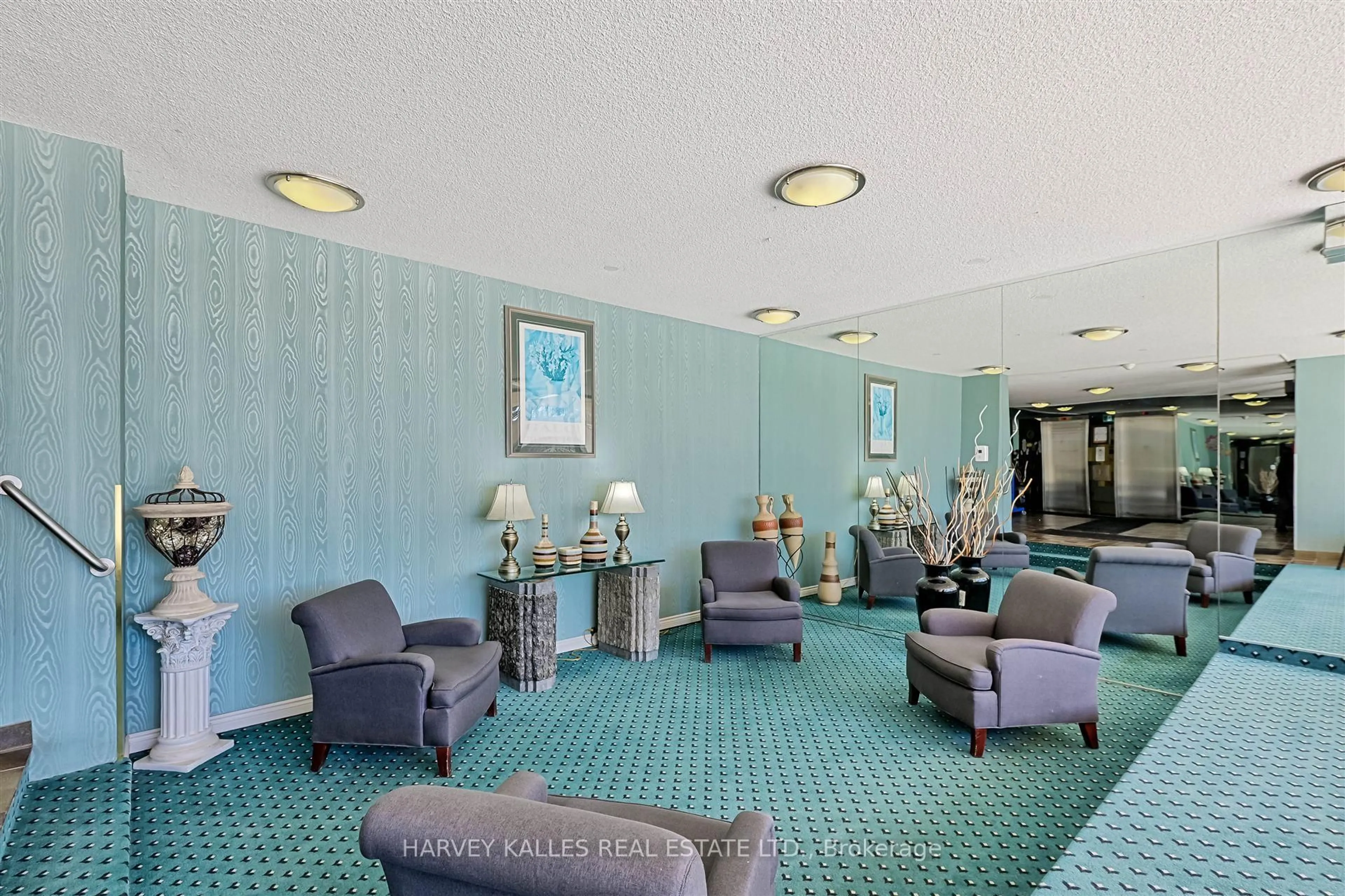 Lobby for 2929 Aquitaine Ave #916, Mississauga Ontario L5N 2C7