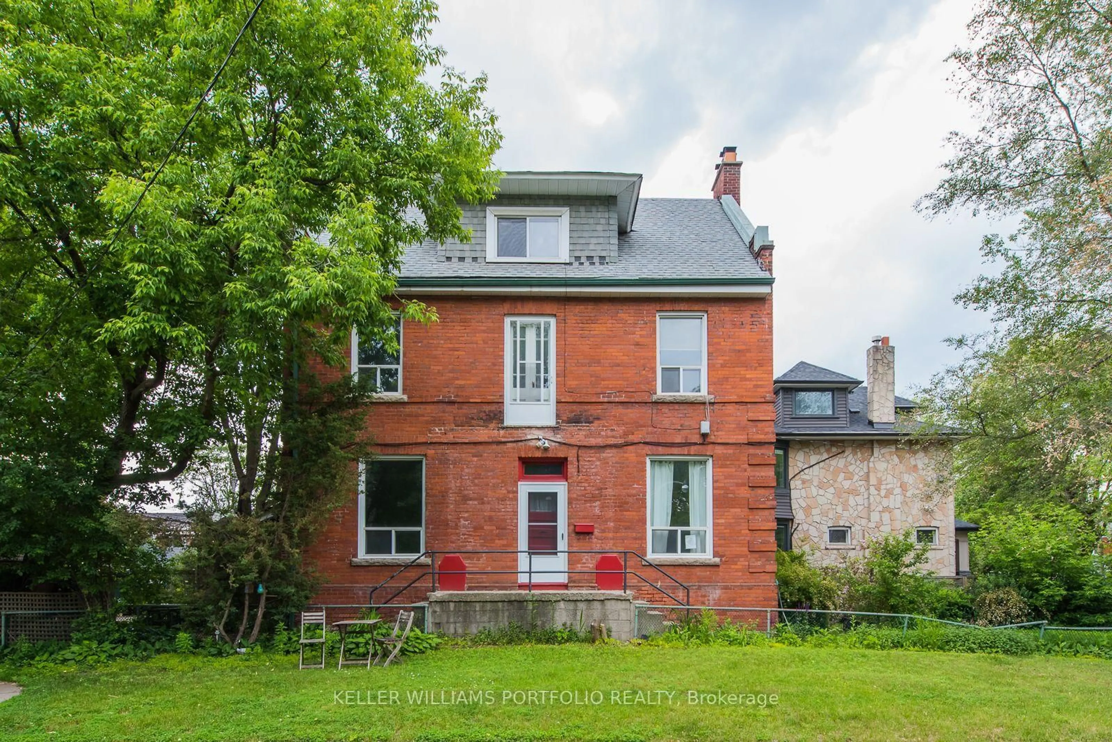 Home with brick exterior material, building for 254 Evelyn Ave, Toronto Ontario M6P 2Z9