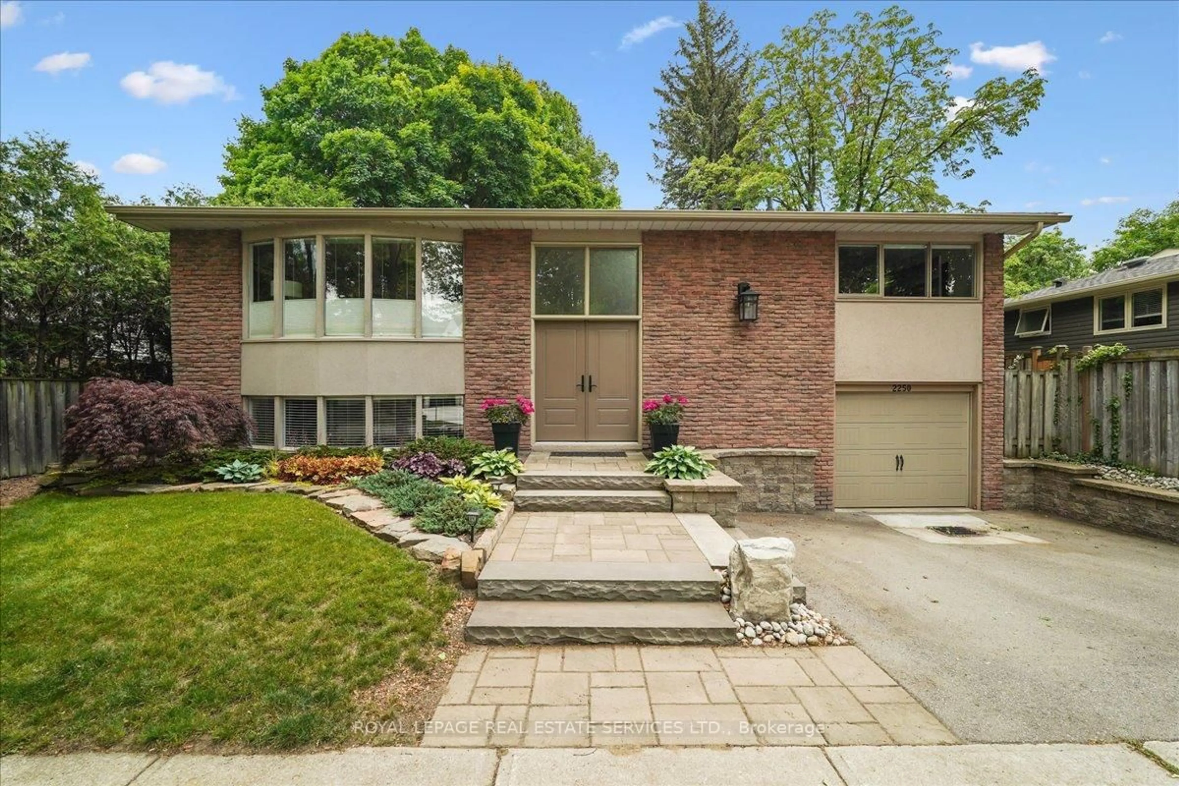 Home with brick exterior material, street for 2250 Dunedin Rd, Oakville Ontario L6J 5V5