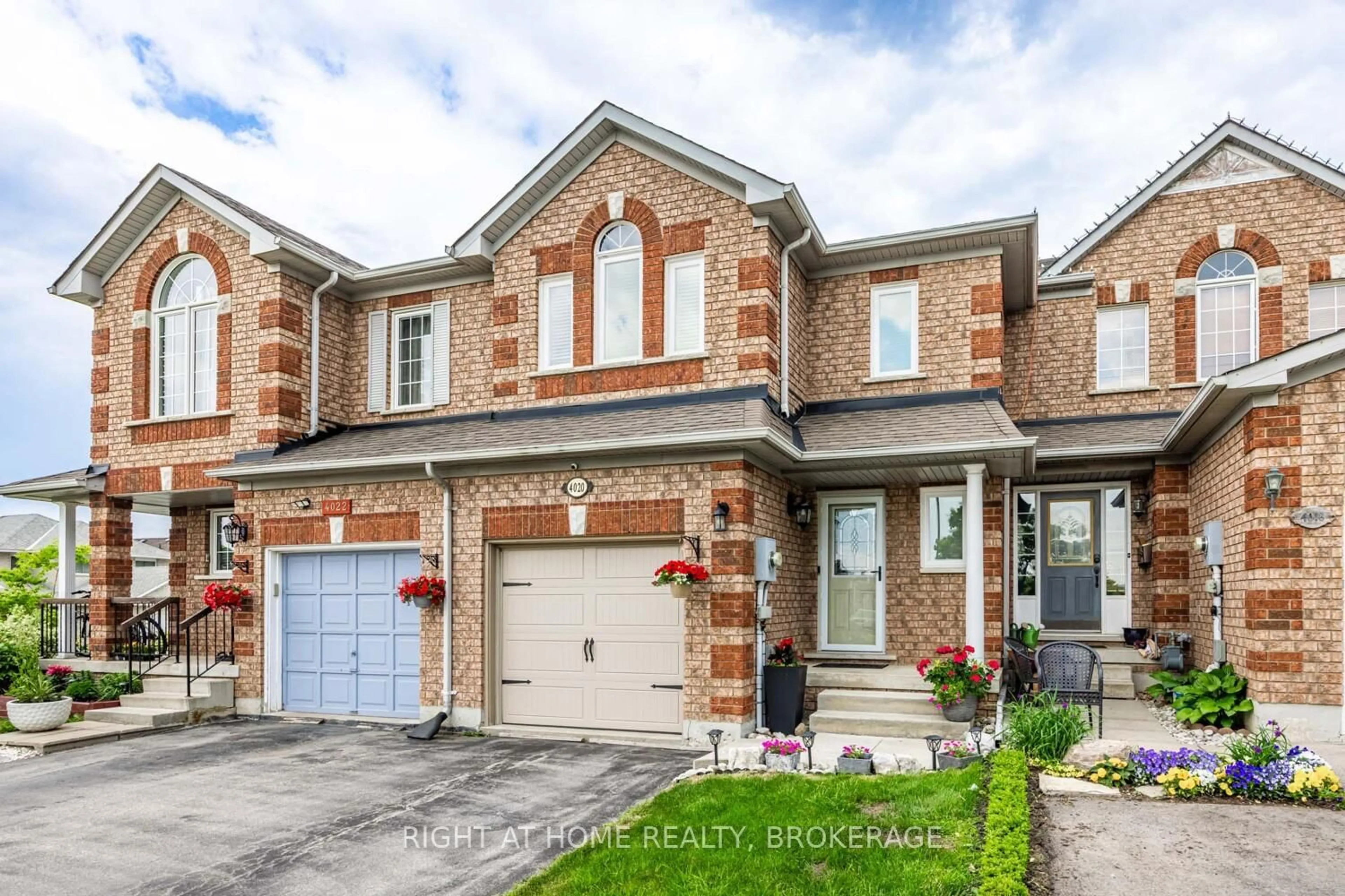 Home with brick exterior material, street for 4020 Berton Ave, Burlington Ontario L7M 4M6