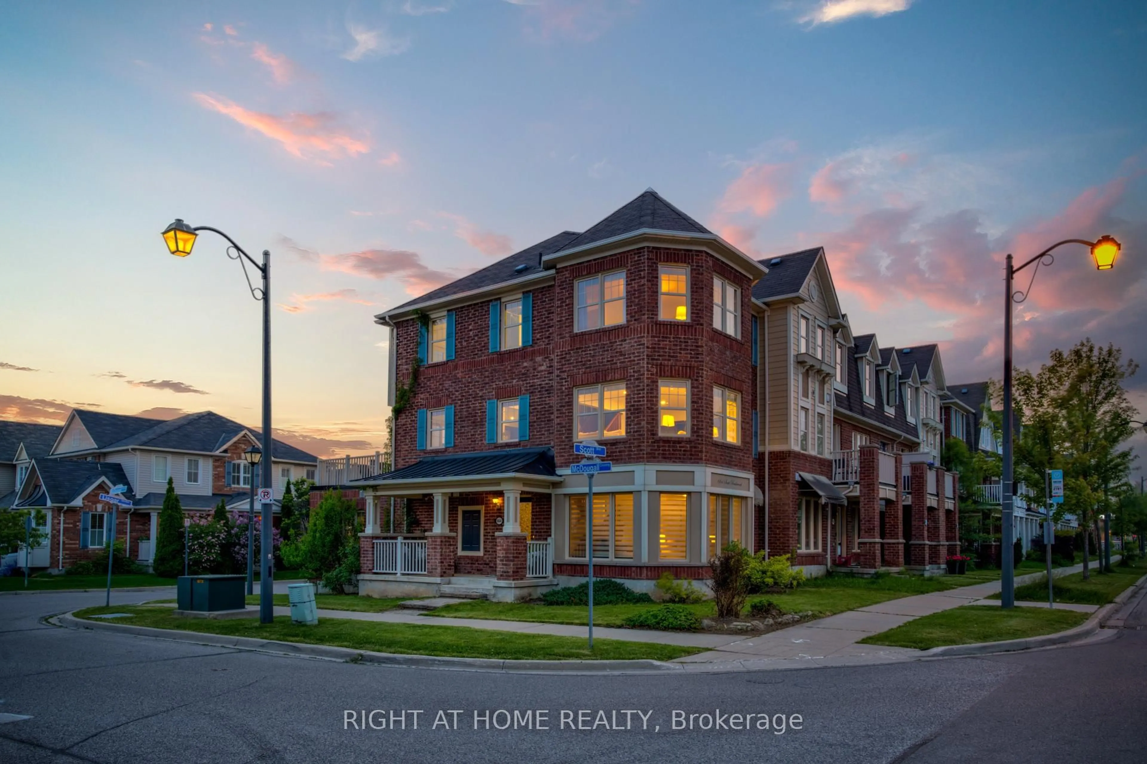 A pic from outside/outdoor area/front of a property/back of a property/a pic from drone, street for 664 Scott Blvd, Milton Ontario L9T 0P3