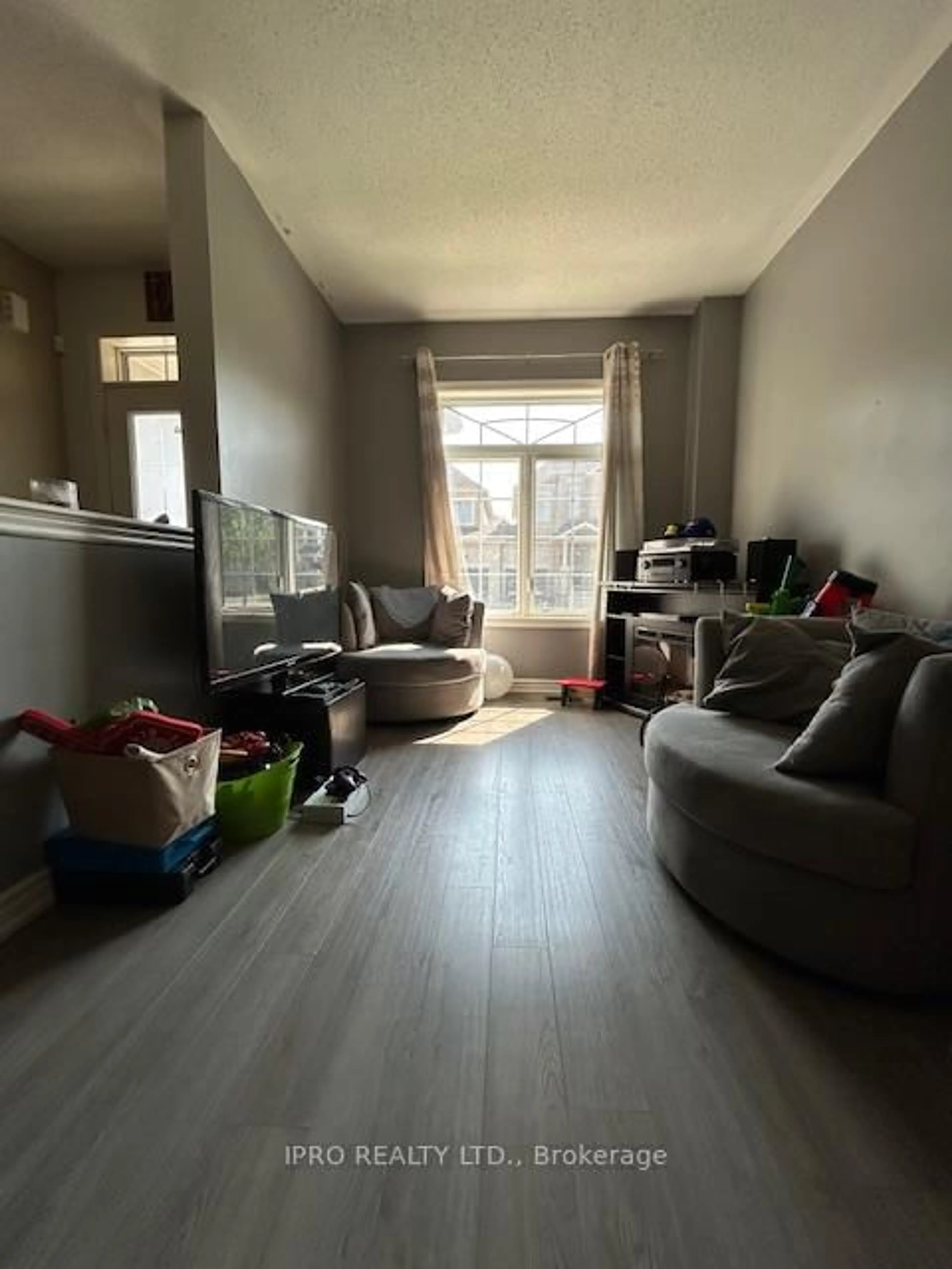 A pic of a room for 1449 Chretien St, Milton Ontario L9T 7K6