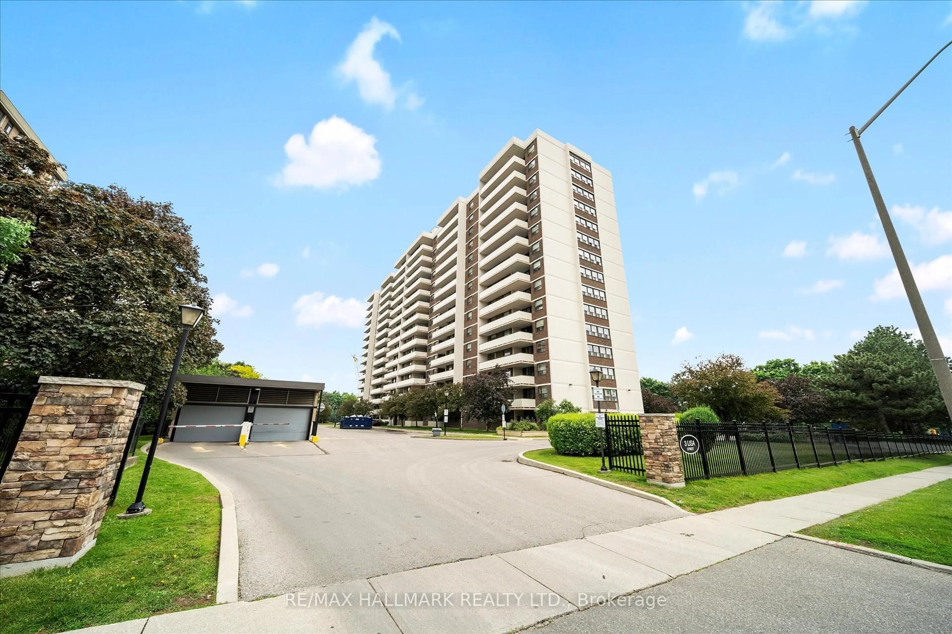 A pic from outside/outdoor area/front of a property/back of a property/a pic from drone, unknown for 3 Lisa St #410, Brampton Ontario L6T 4A2